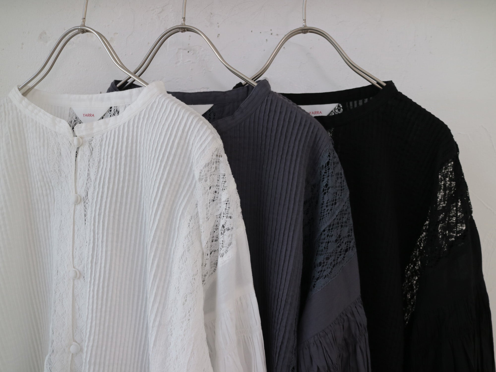 YARRA　INDIAピンタックレースブラウス　YR-1613-223