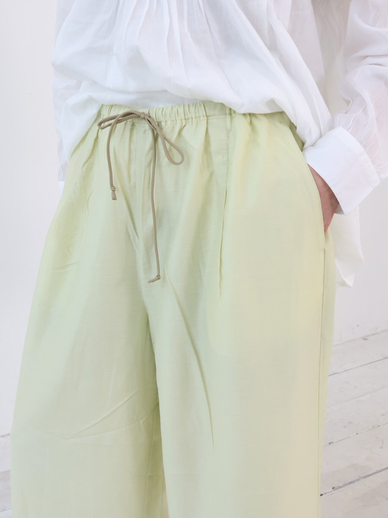doux bleu　シアーワイドイージーパンツ　DB-2615-037