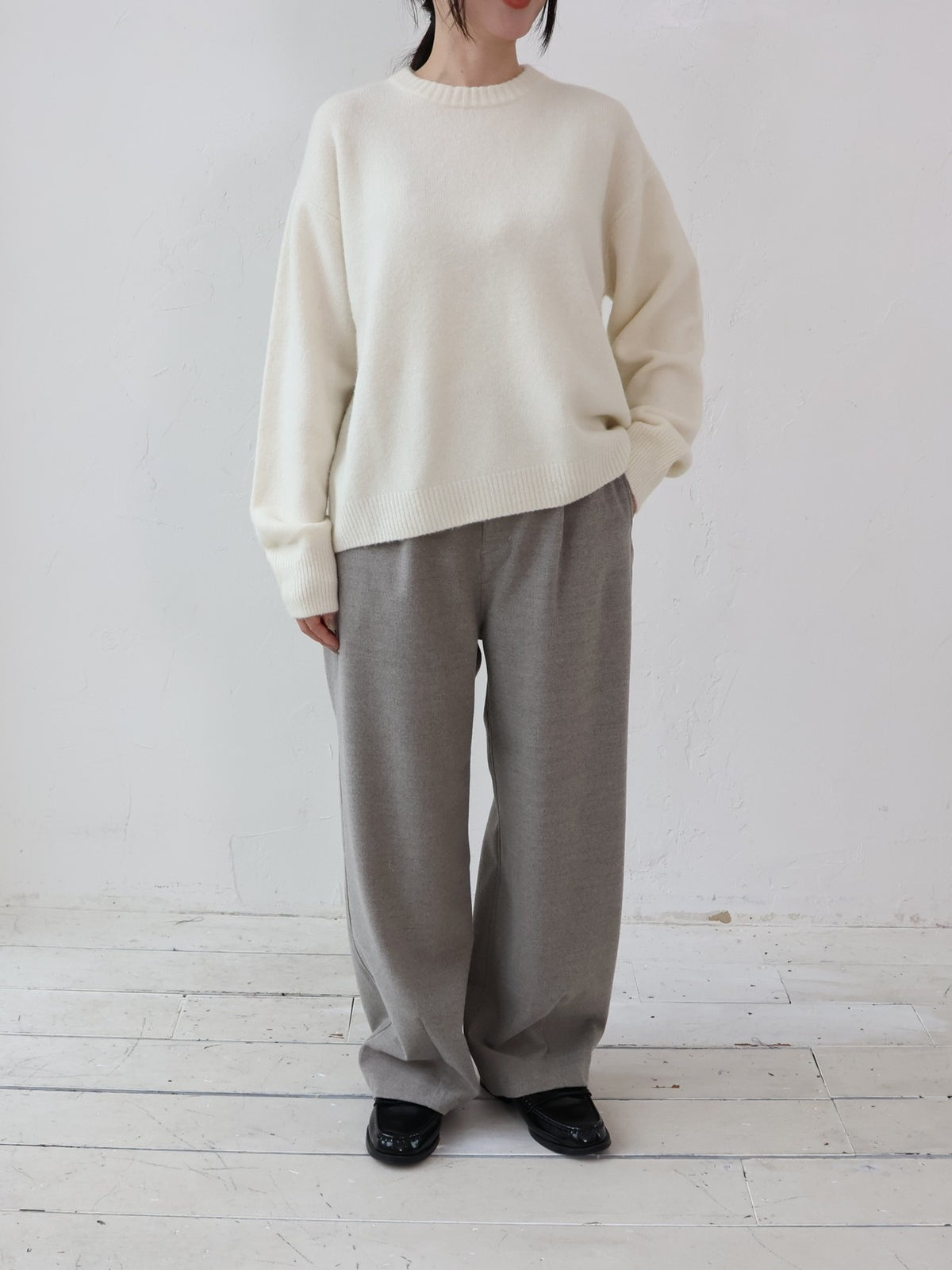 YARRA NEU　裾ダーツ微起毛パンツ　NU-5655-440