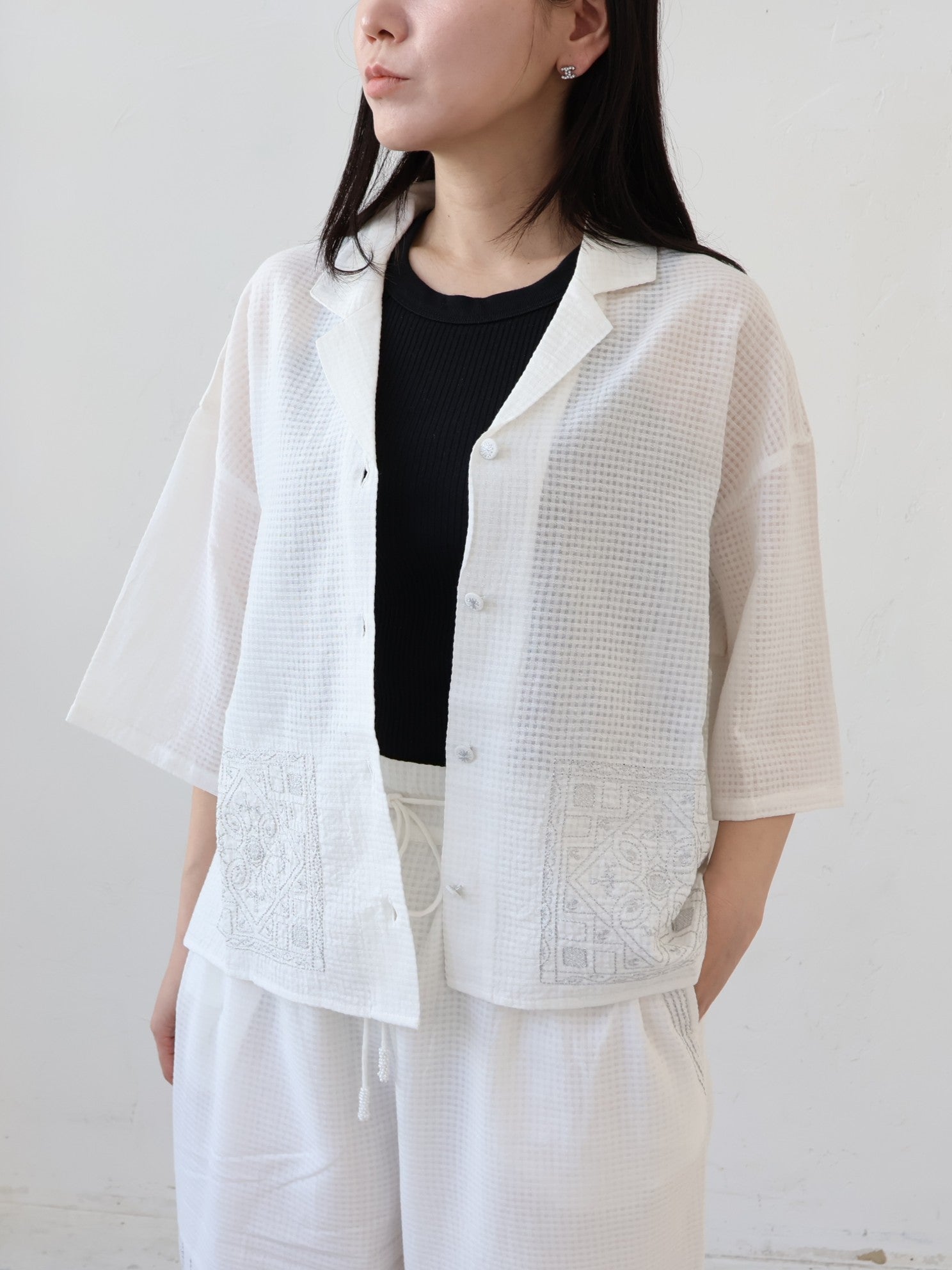 YARRA　INDIA開襟ラメ刺繡シャツ　YR-1623-269