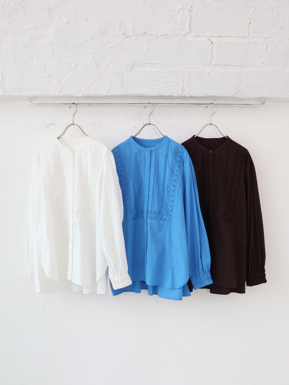 doux bleu　コットンキャンブリック ピンタックヨークシャツ　DB-2653-052