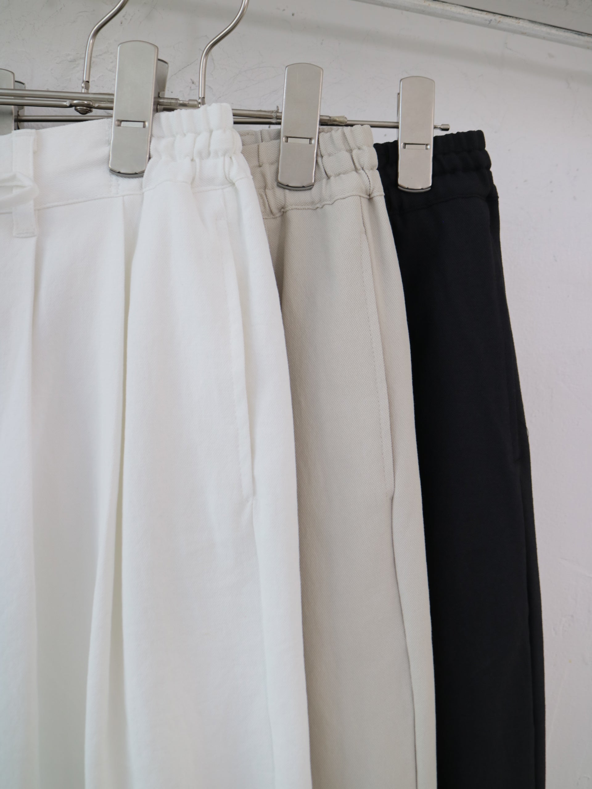 doux bleu　ドライオックス タックテーパードパンツ　DB-2615-031