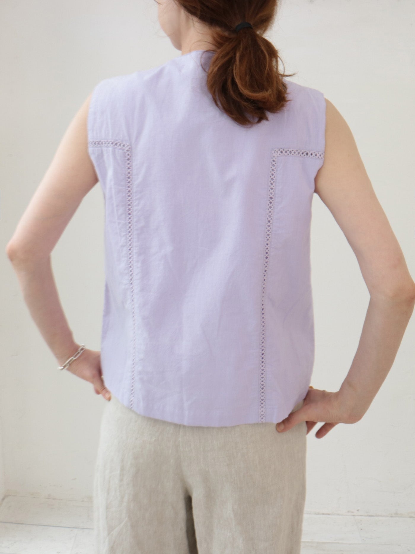 doux bleu　カットワーク刺繍ベスト　DB-2618-020
