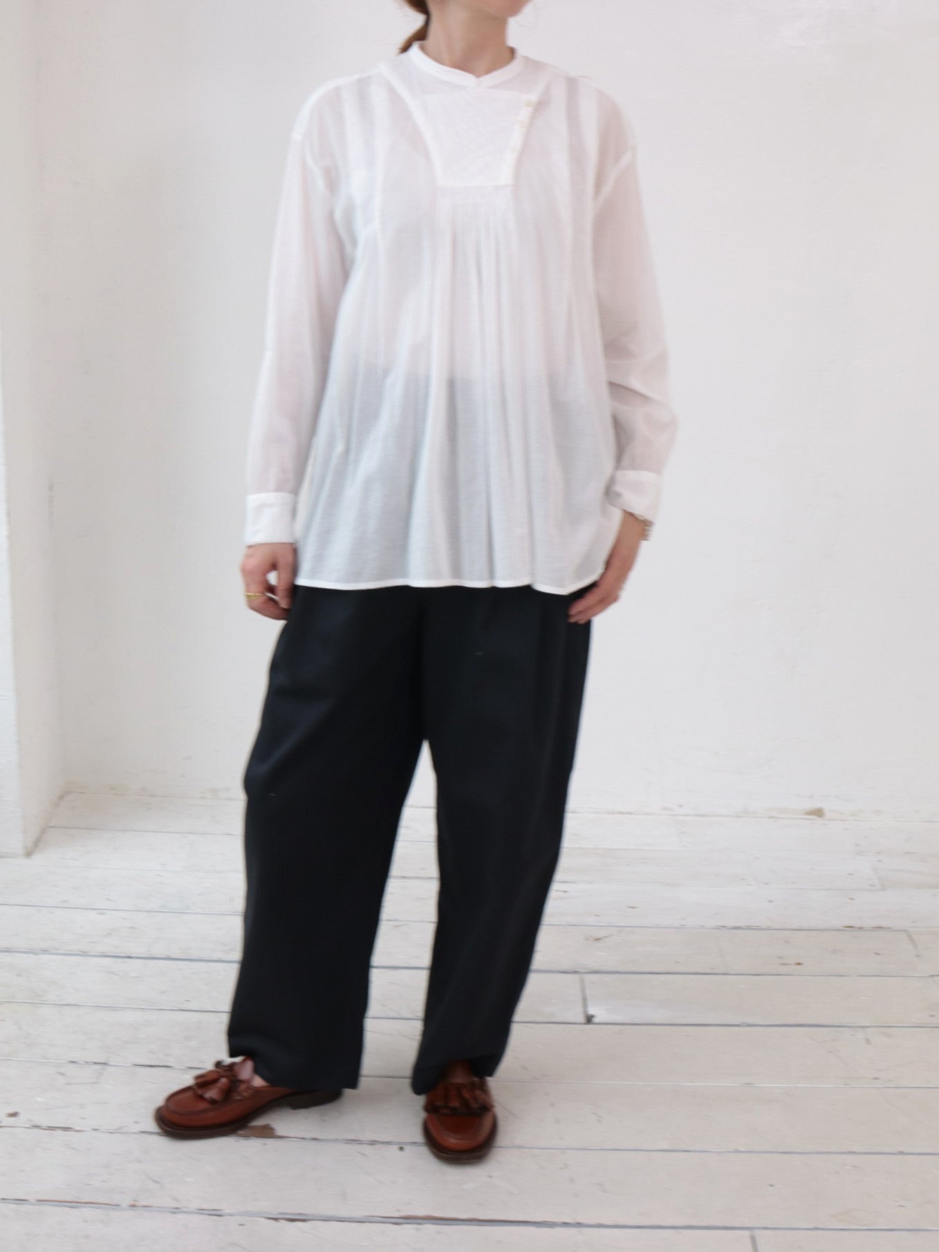 doux bleu　コットンカディ ギャザープルオーバーシャツ　DB-2613-030