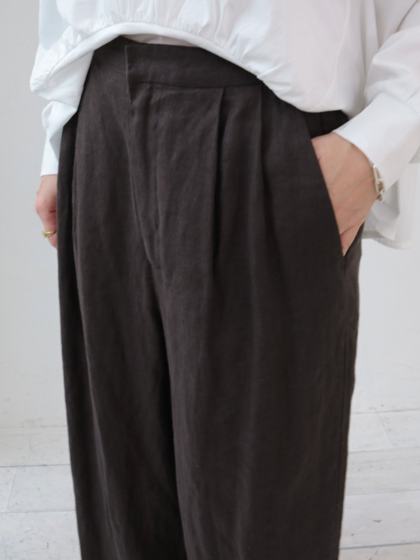 doux bleu　クラシックリネン Wタックパンツ　DB-2615-005