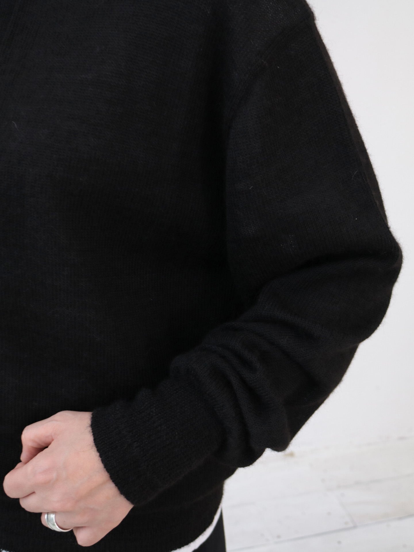 YARRA NEU　ブラックアルパカニットカーディガン　NU-5552-430