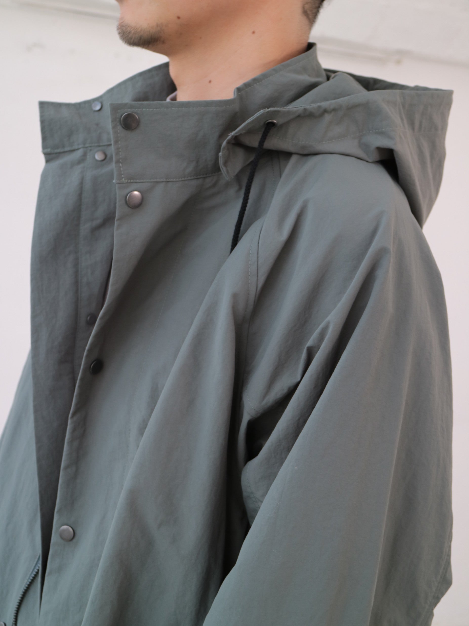 YARRA NEU　フード付きナイロンポンチョ風コート　NU-5547-414