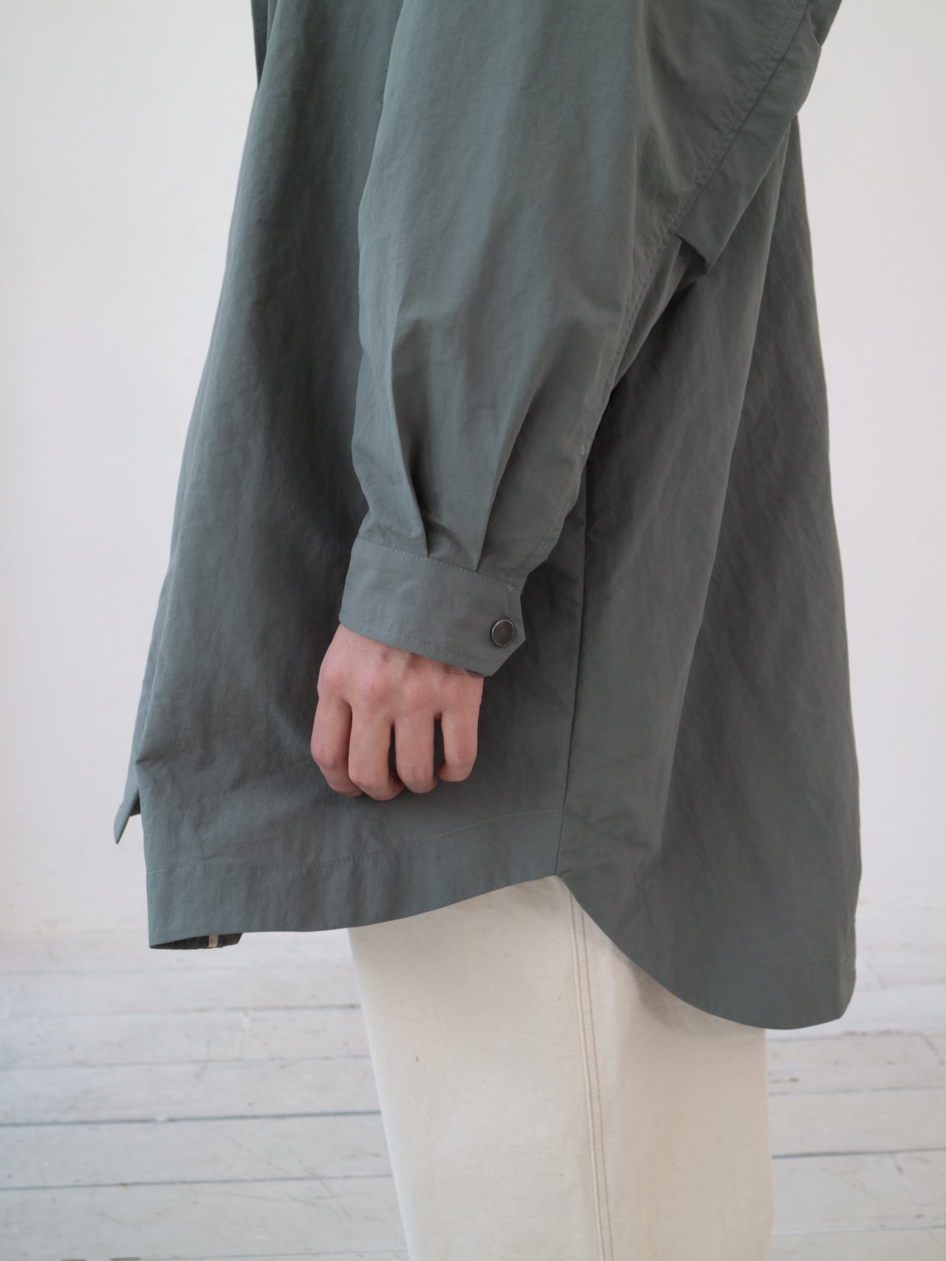 YARRA NEU　フード付きナイロンポンチョ風コート　NU-5547-414