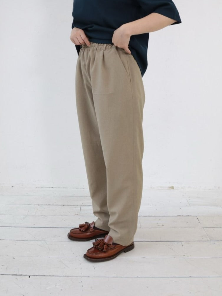 YARRA NEU Utilityテーパードイージーパンツ NU-5625-445