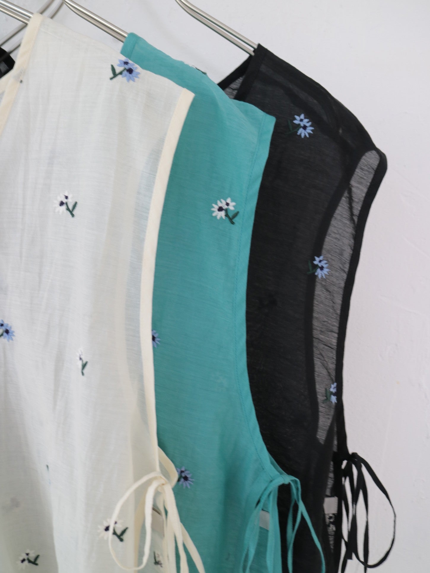 doux bleu　シアー刺繍2wayベスト　DB-2628-077