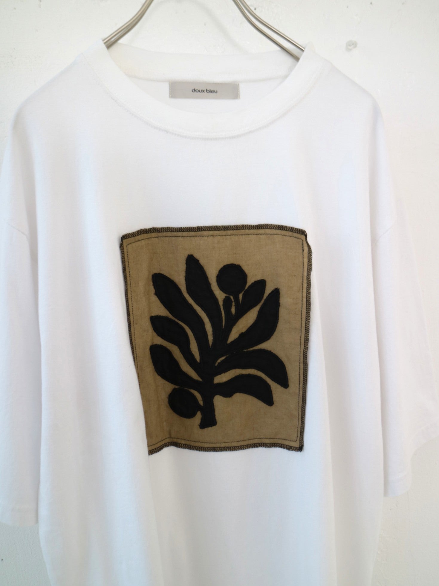 doux bleu　アップリケ刺繍Tシャツ　DB-2621-050