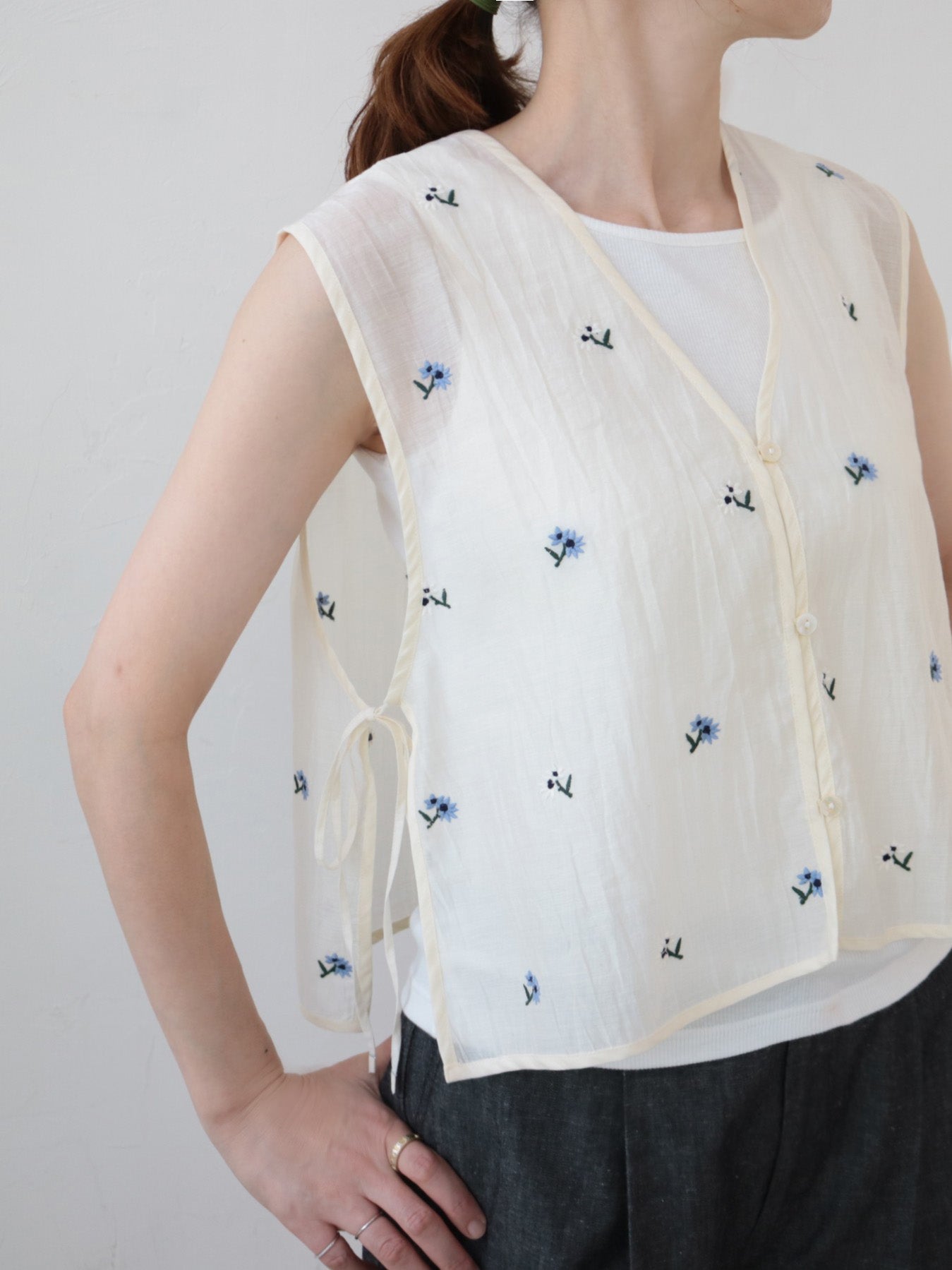 doux bleu シアー刺繍2wayベスト DB-2628-077