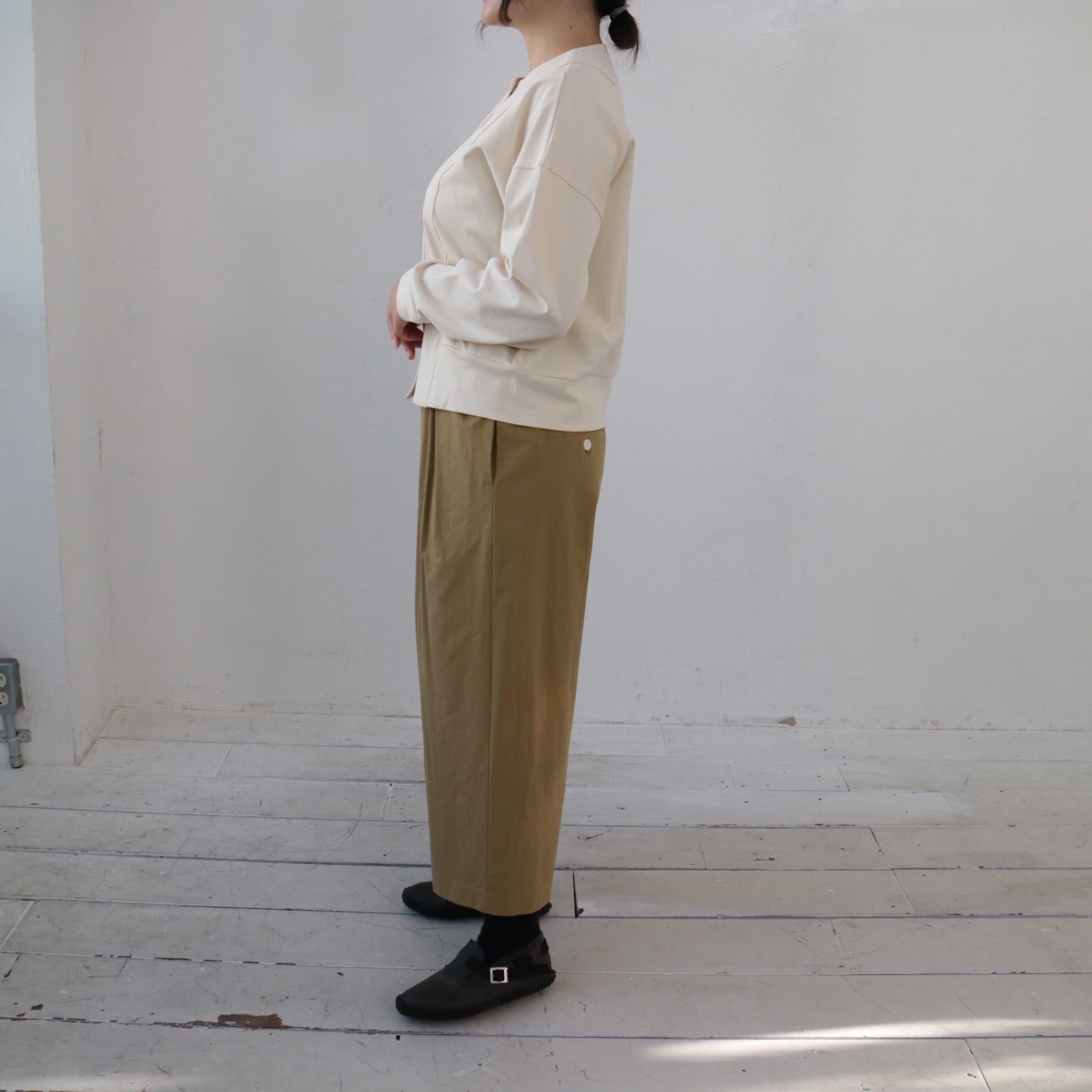 YARRA　９分丈たっぷりタックパンツ　YR-1445-210