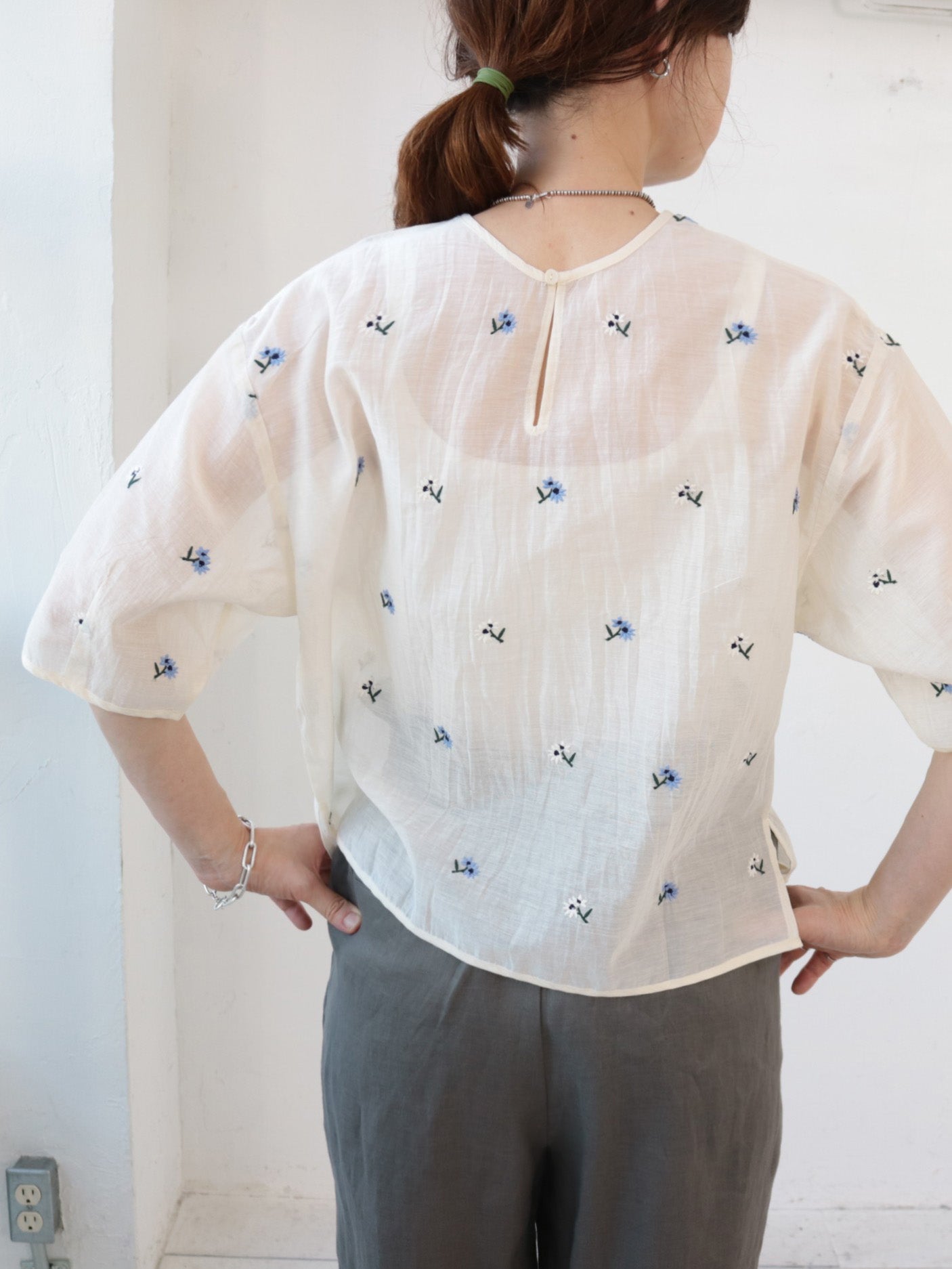 doux bleu シアー刺繍ブラウス DB-2623-075
