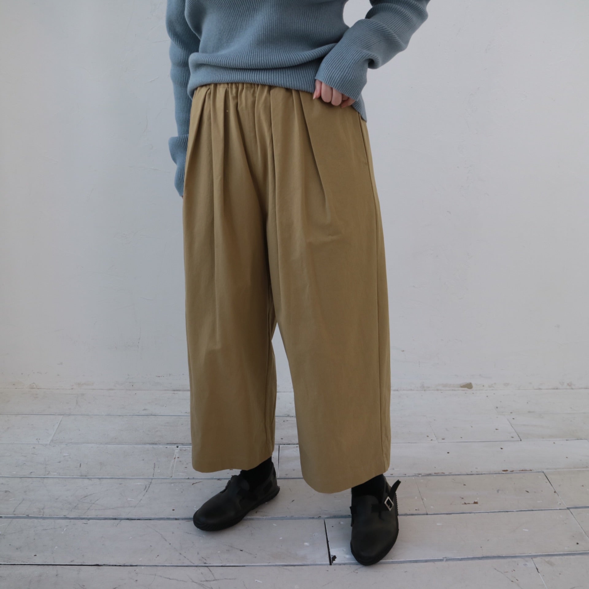 YARRA　９分丈たっぷりタックパンツ　YR-1445-210