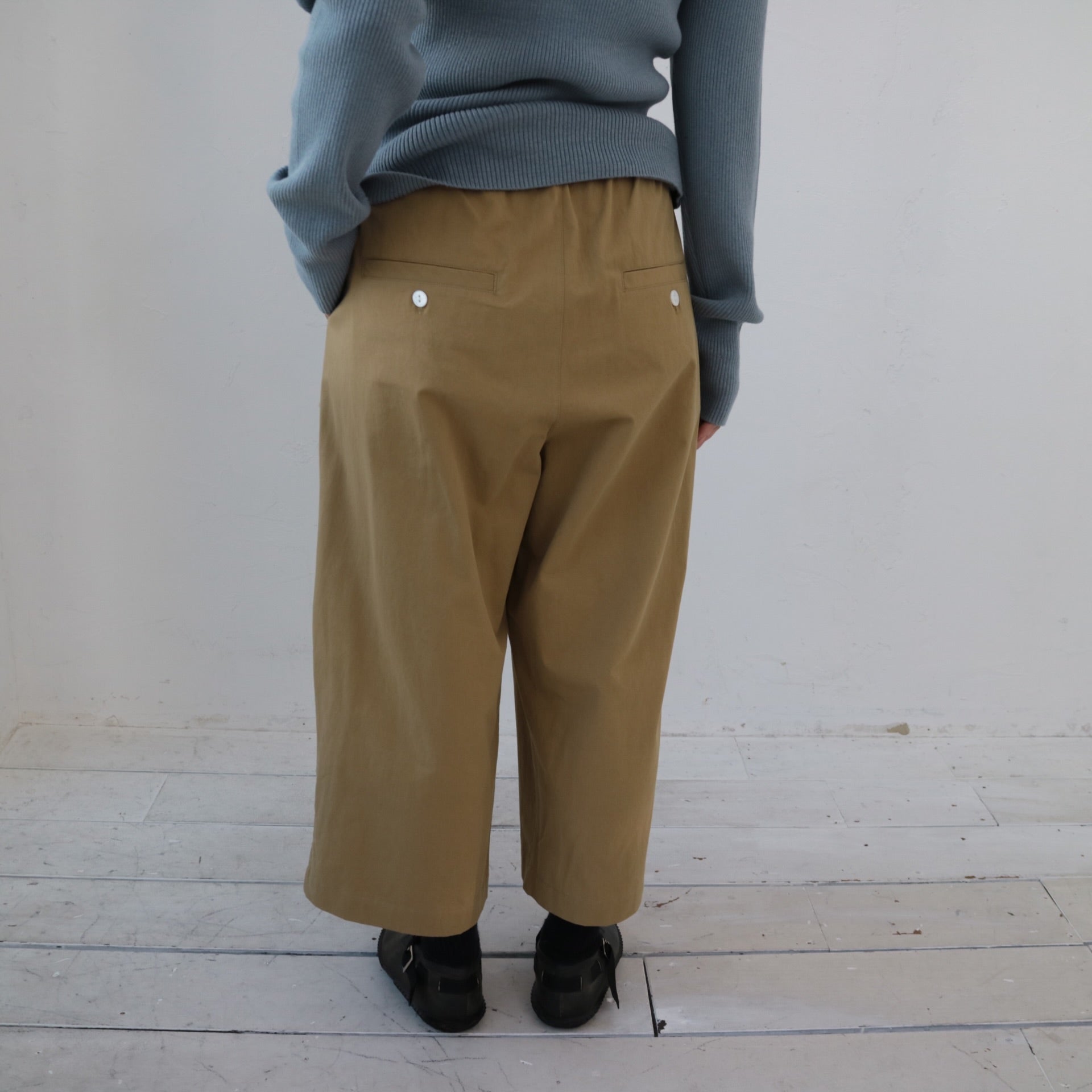 YARRA　９分丈たっぷりタックパンツ　YR-1445-210