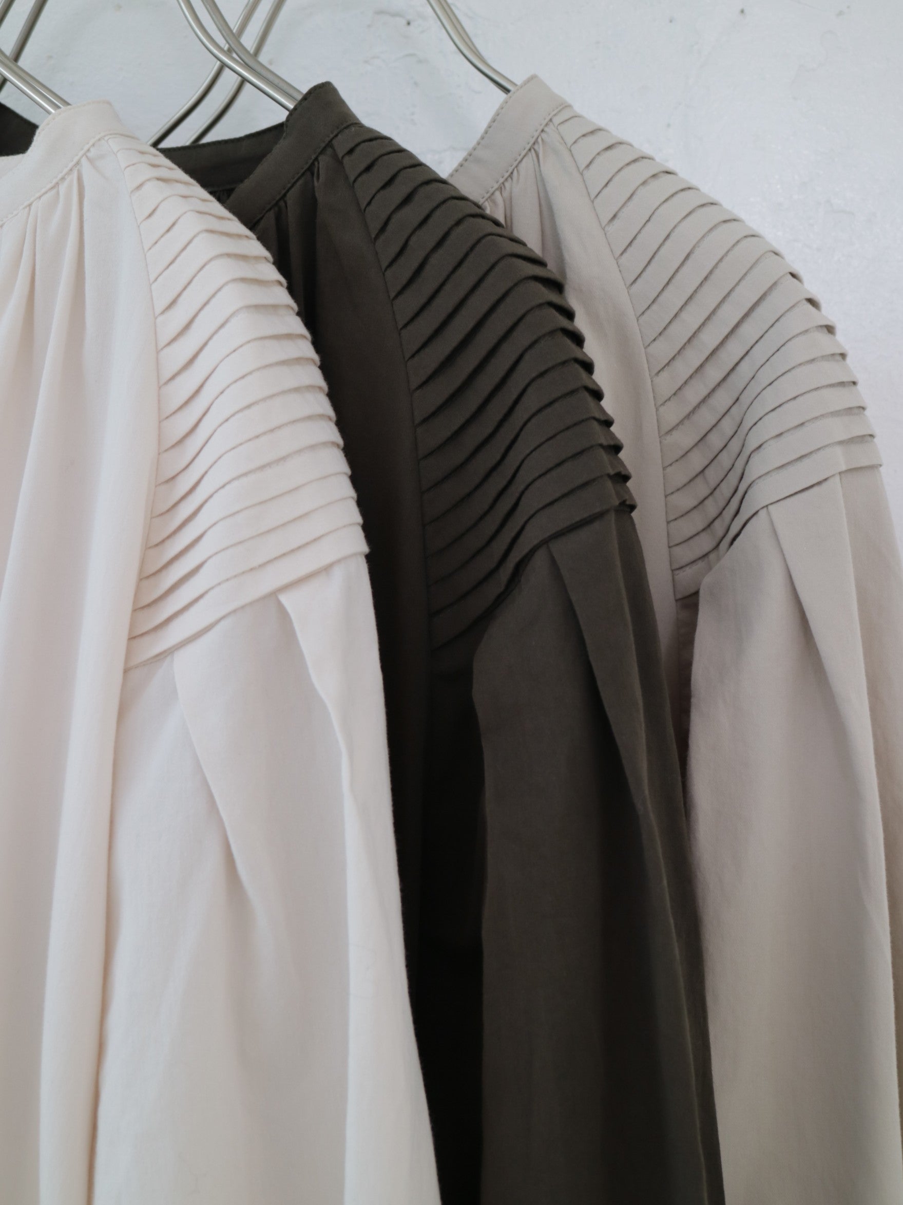 doux bleu　ショルダーピンタック ワンピース　DB-2544-030