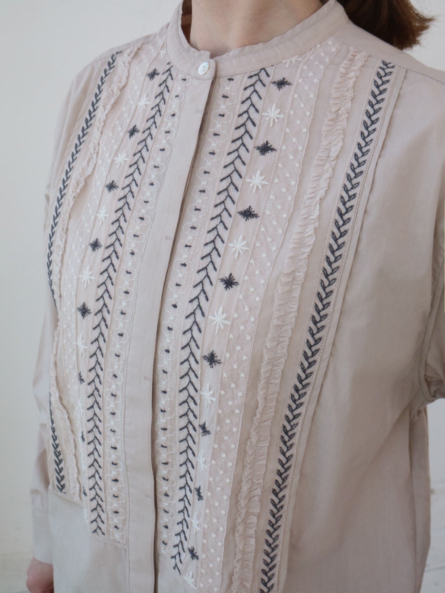 doux bleu　ステッチ エンブロイダリーシャツ　DB-2543-017