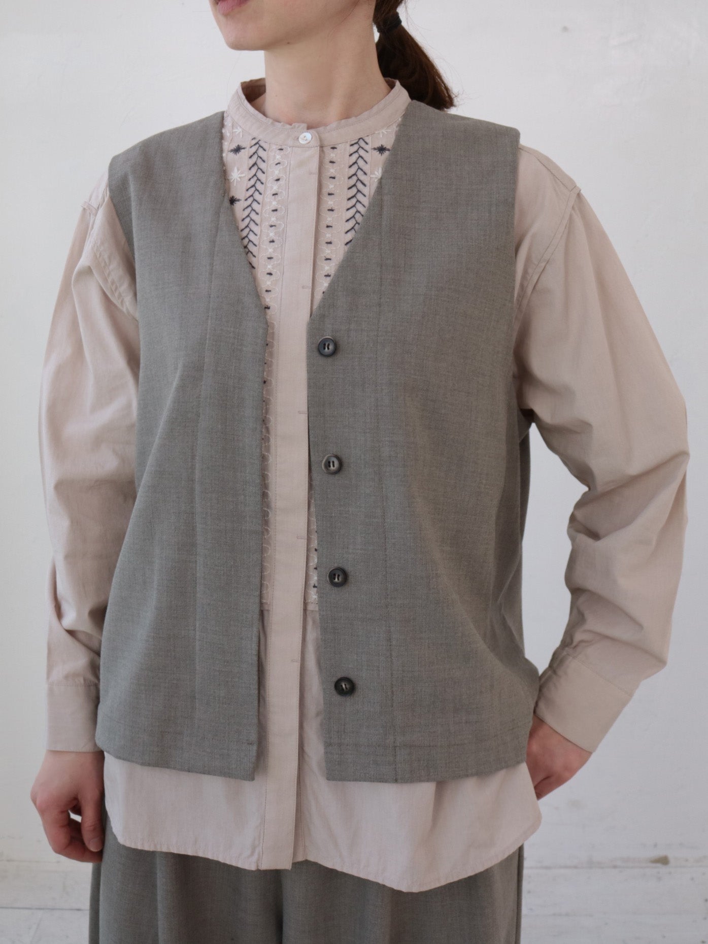 doux bleu　ステッチ エンブロイダリーシャツ　DB-2543-017