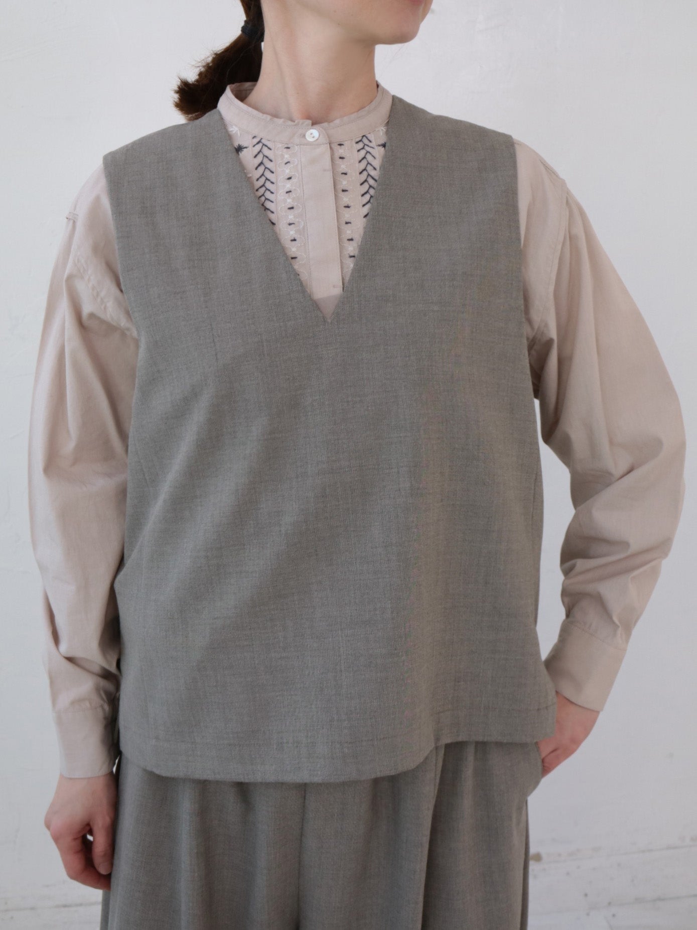 doux bleu　2WAY Vネックベスト　DB-2548-023