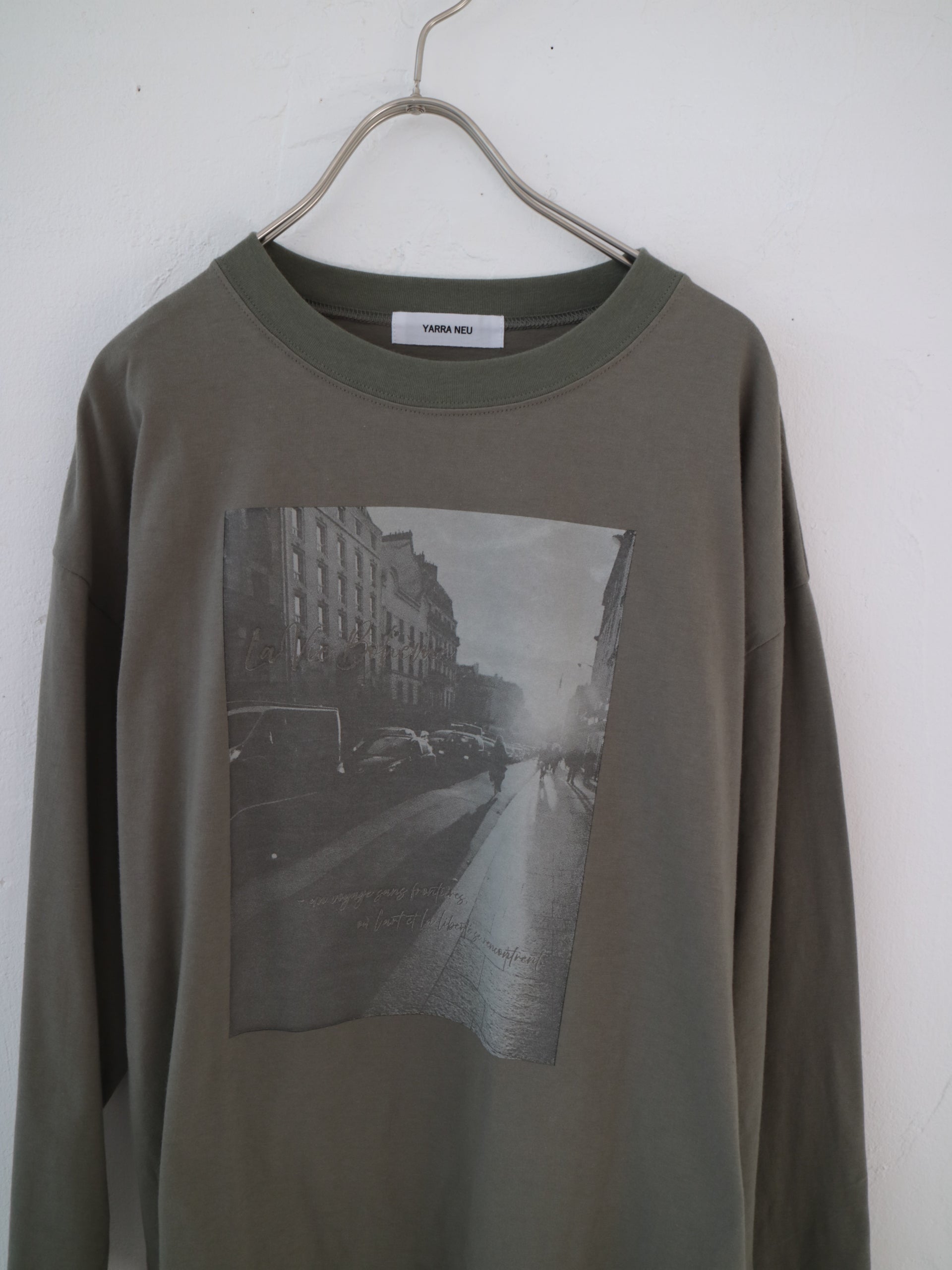 YARRA NEU　eveningフォトプリントロングTシャツ　NU-5641-402