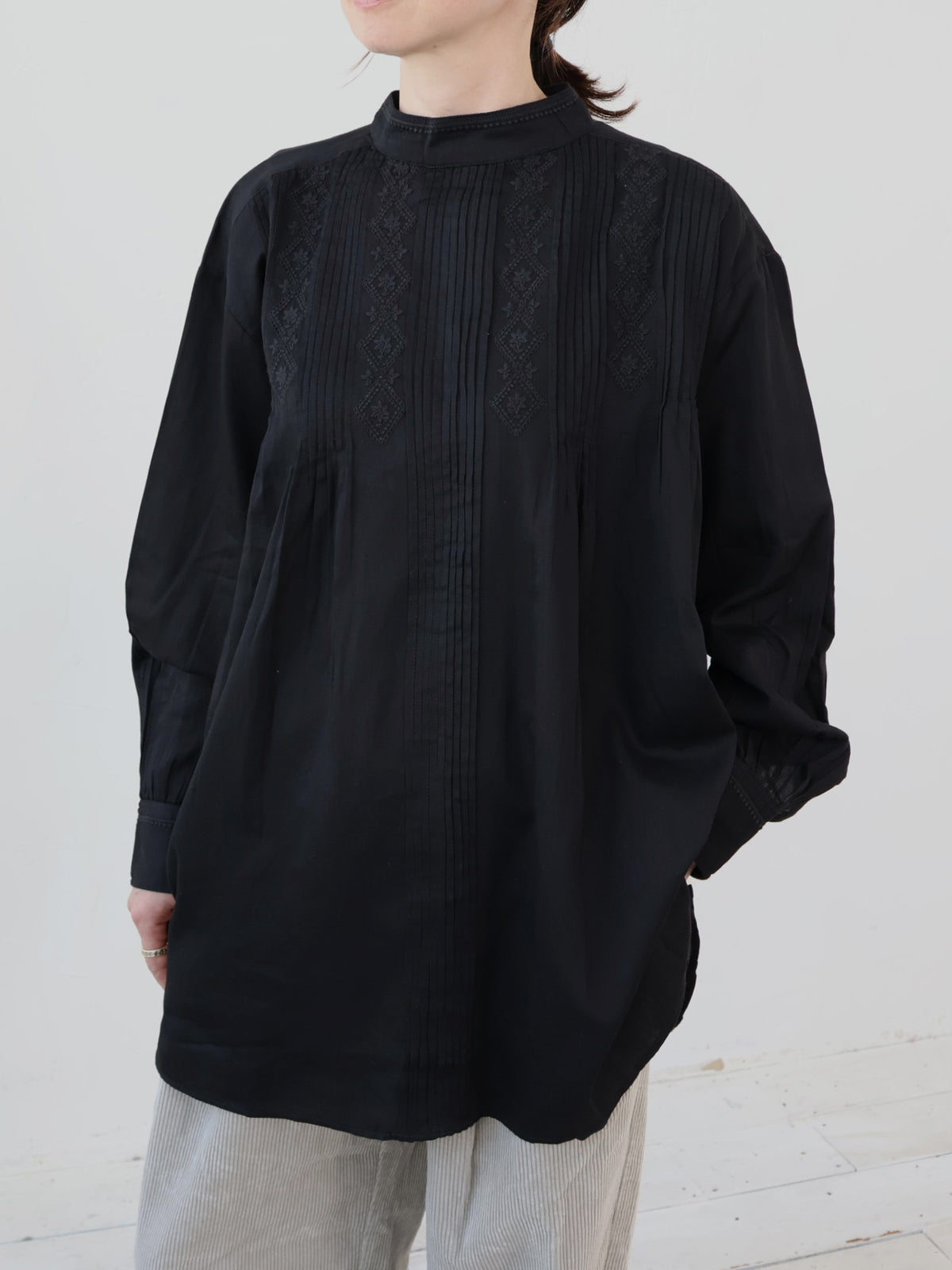 doux bleu　コットンサテン 刺繍ロングシャツ　DB-2653-044