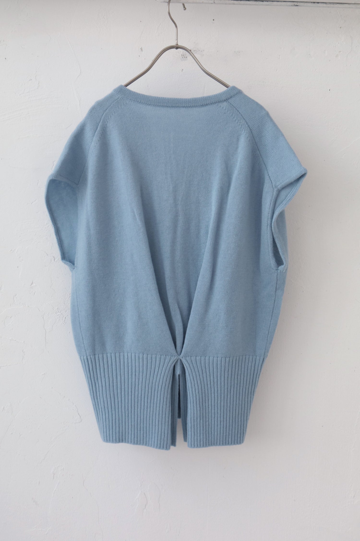 doux bleu　バックタック ニットベスト　DB-2558-046