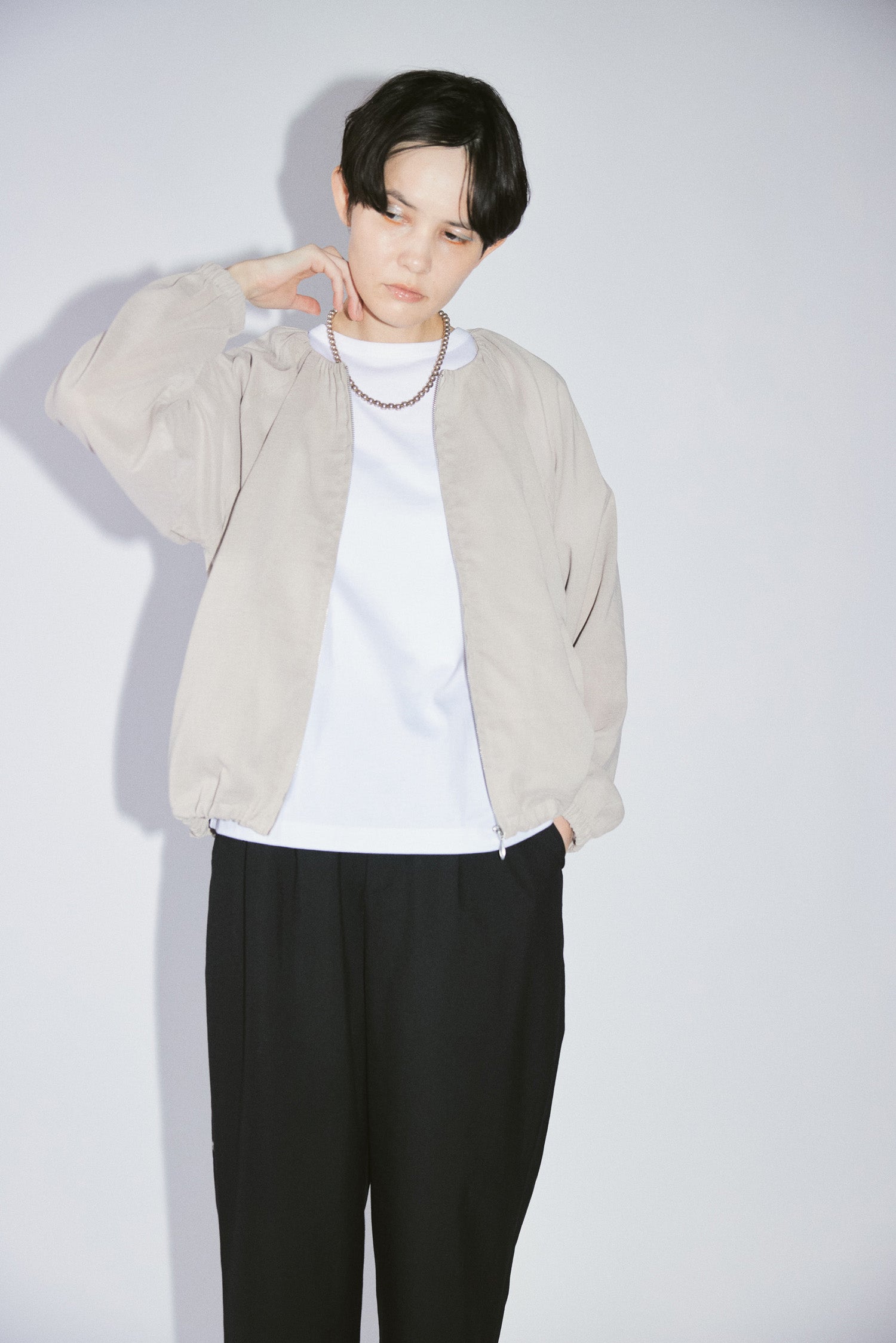 YARRA NEU　シアーノーカラーギャザーブルゾン　NU-5617-426