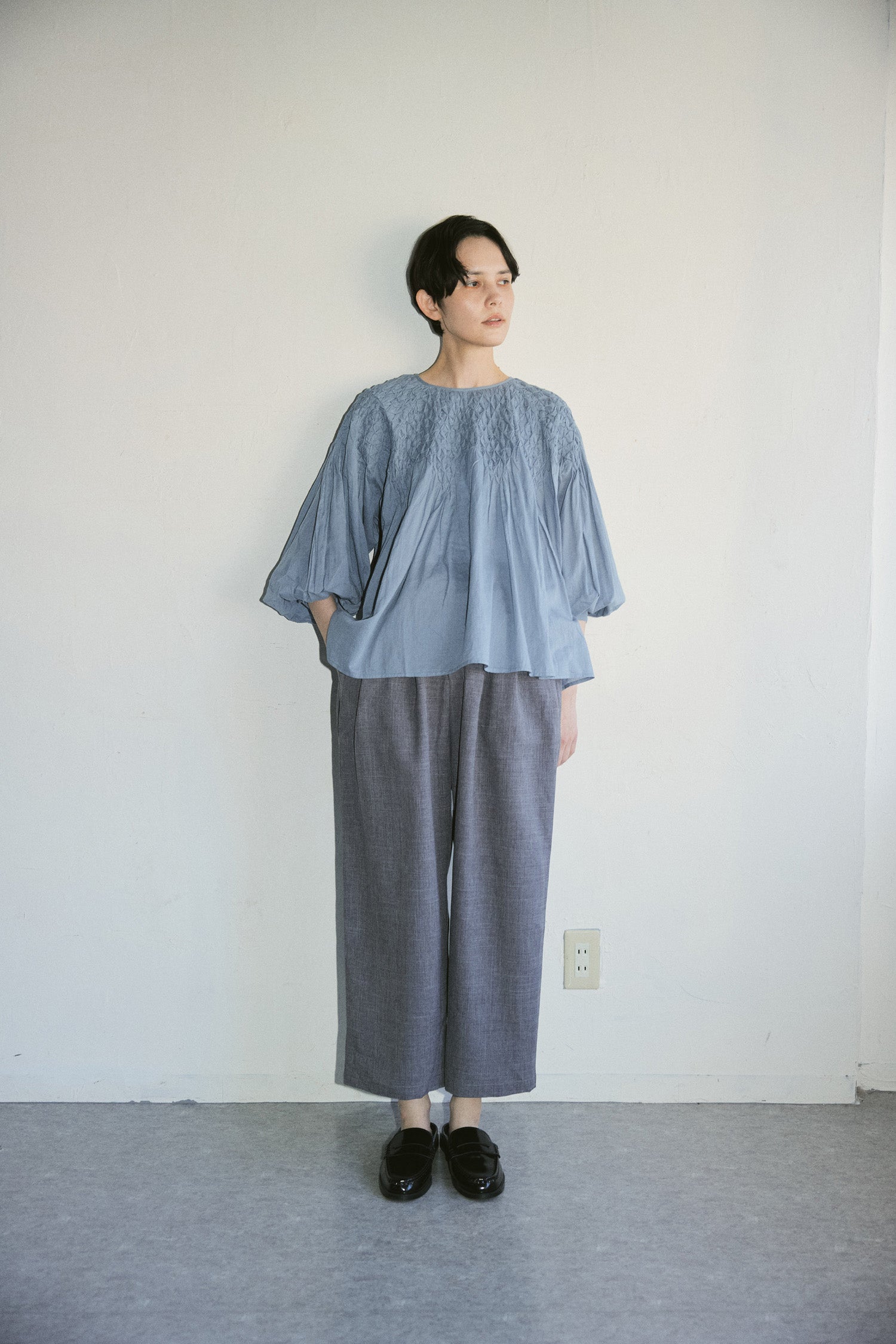 再生産】doux bleu ハンドスモッキング刺繍ブラウス DB-2543-003