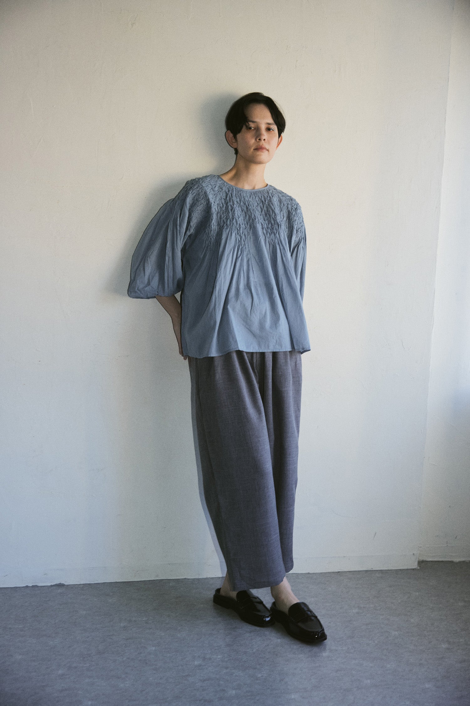 ＼再入荷／doux bleu　ハンドスモッキング刺繍ブラウス　DB-2543-003