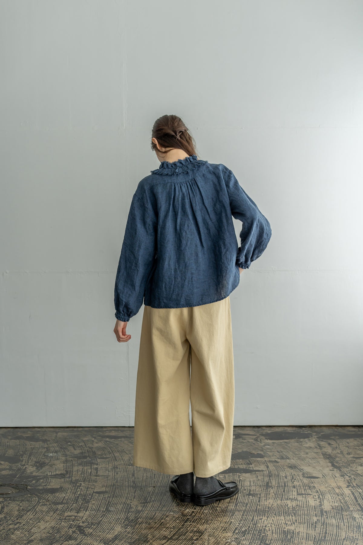 YARRA　リネン千鳥フリルカラーブラウス　YR-1653-251