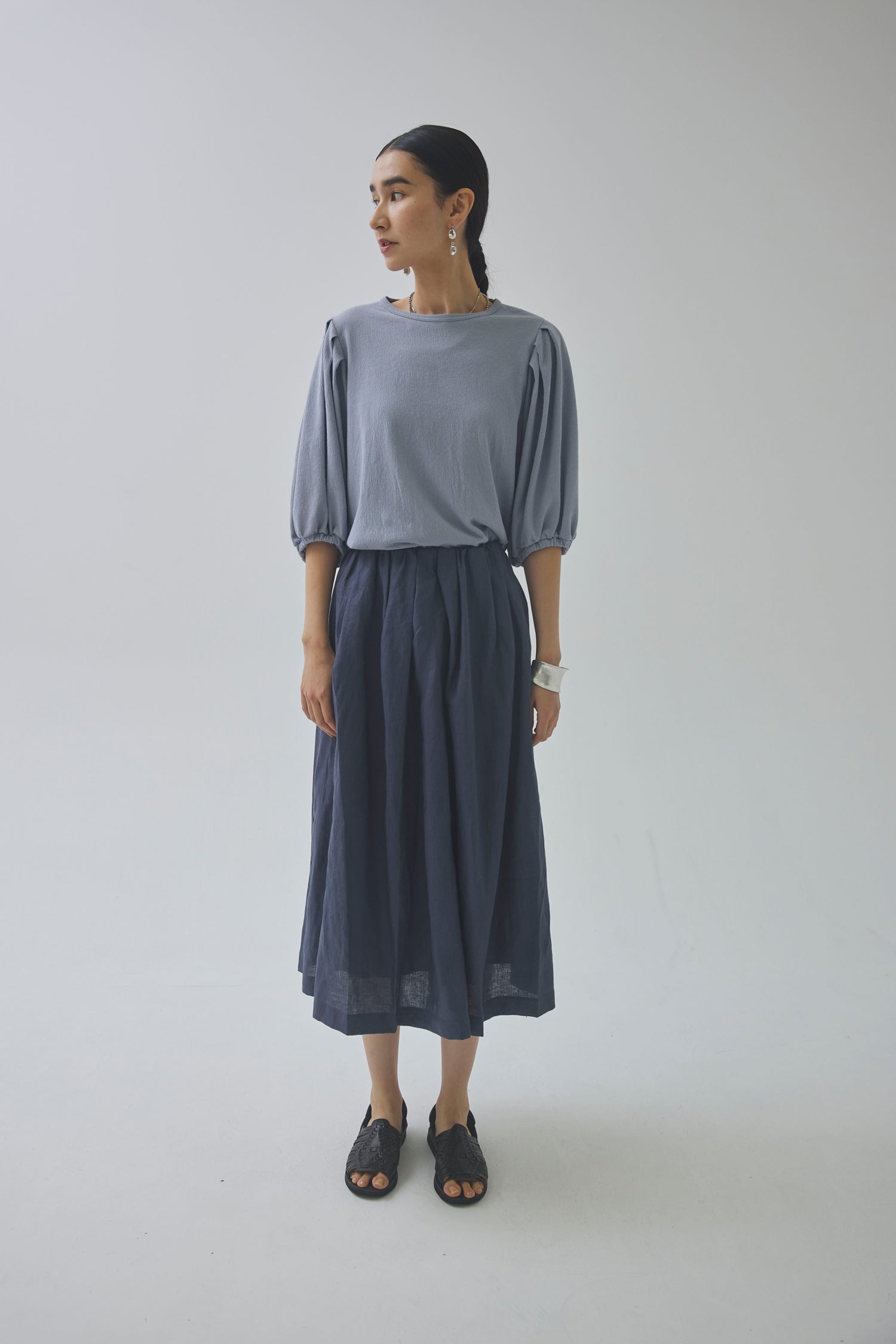 doux bleu　ツイストクレープ袖タックプルオーバー　DB-2421-049