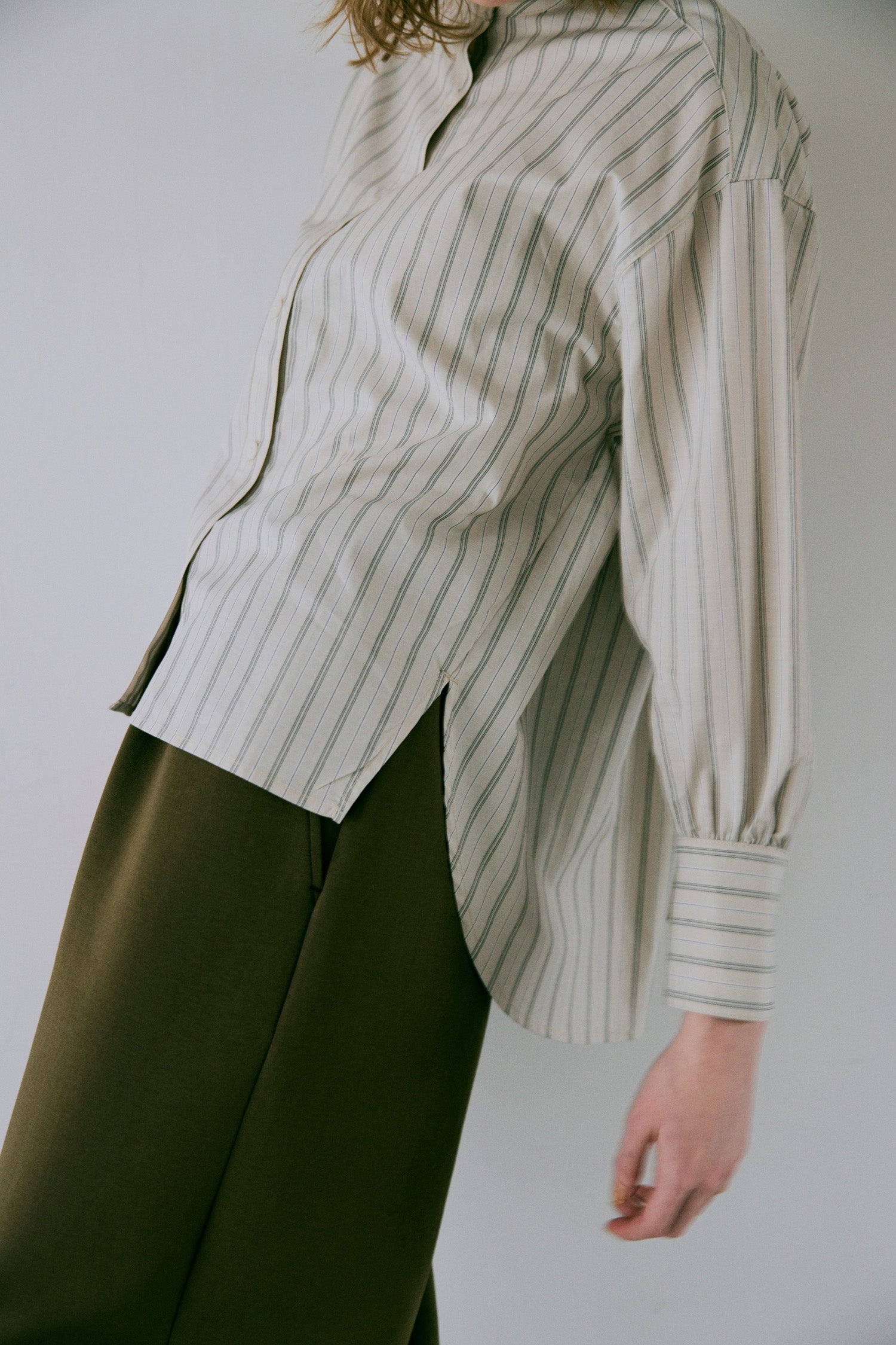 doux bleu　バックギャザーシャツ　DB-2543-028