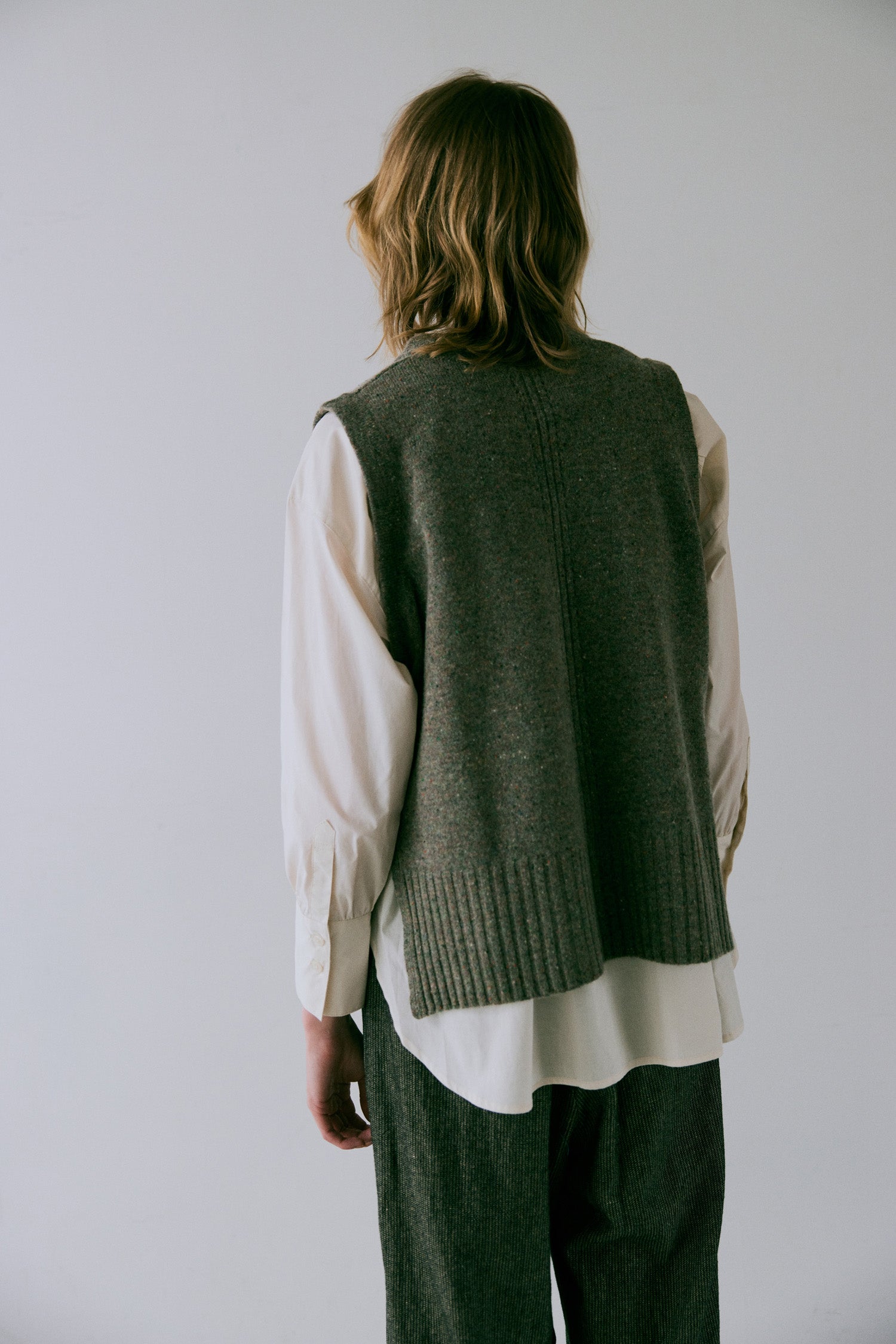 完売品　doux bleu　EXファインメリノウール ニットベスト doux bleu EXファインメリノウール ニットベスト DB-2548-032