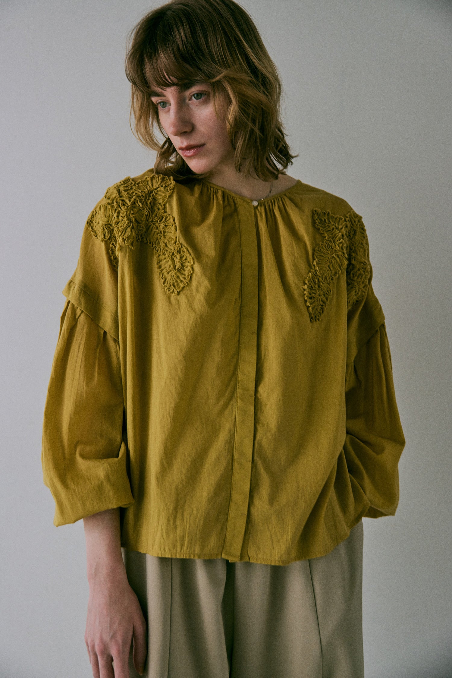 doux bleu　ストリング刺繍ブラウス　DB-2543-004