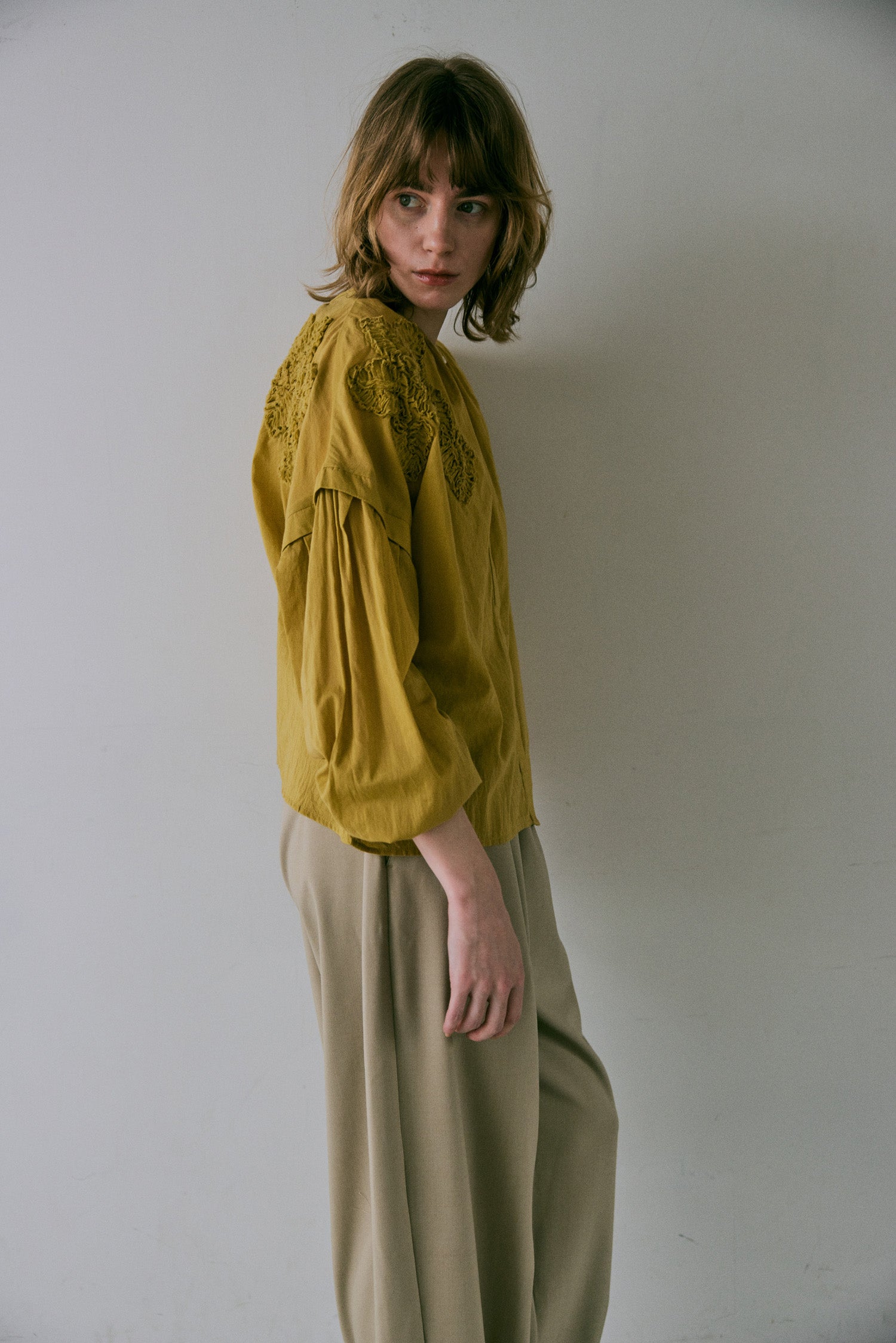 doux bleu　ストリング刺繍ブラウス　DB-2543-004