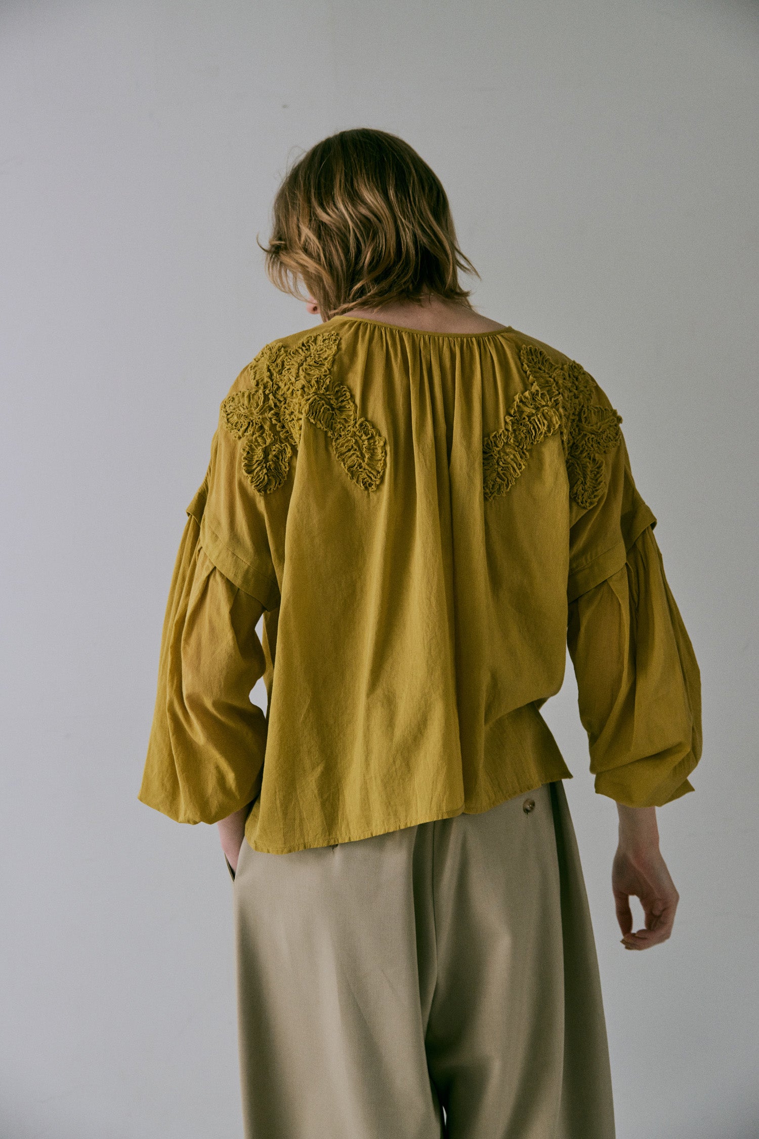 doux bleu　ストリング刺繍ブラウス　DB-2543-004