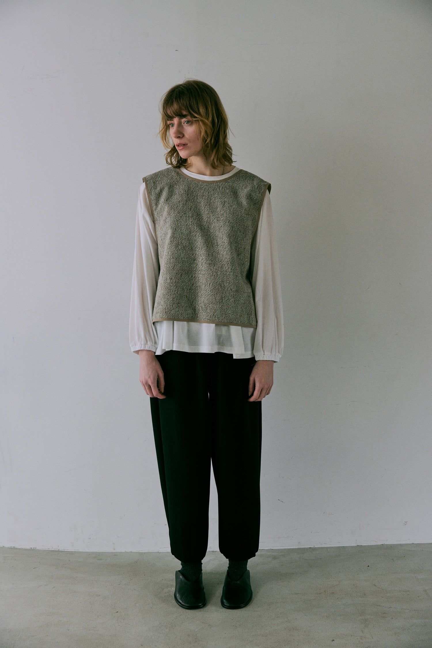 doux bleu　タック ジョガーパンツ　DB-2545-029