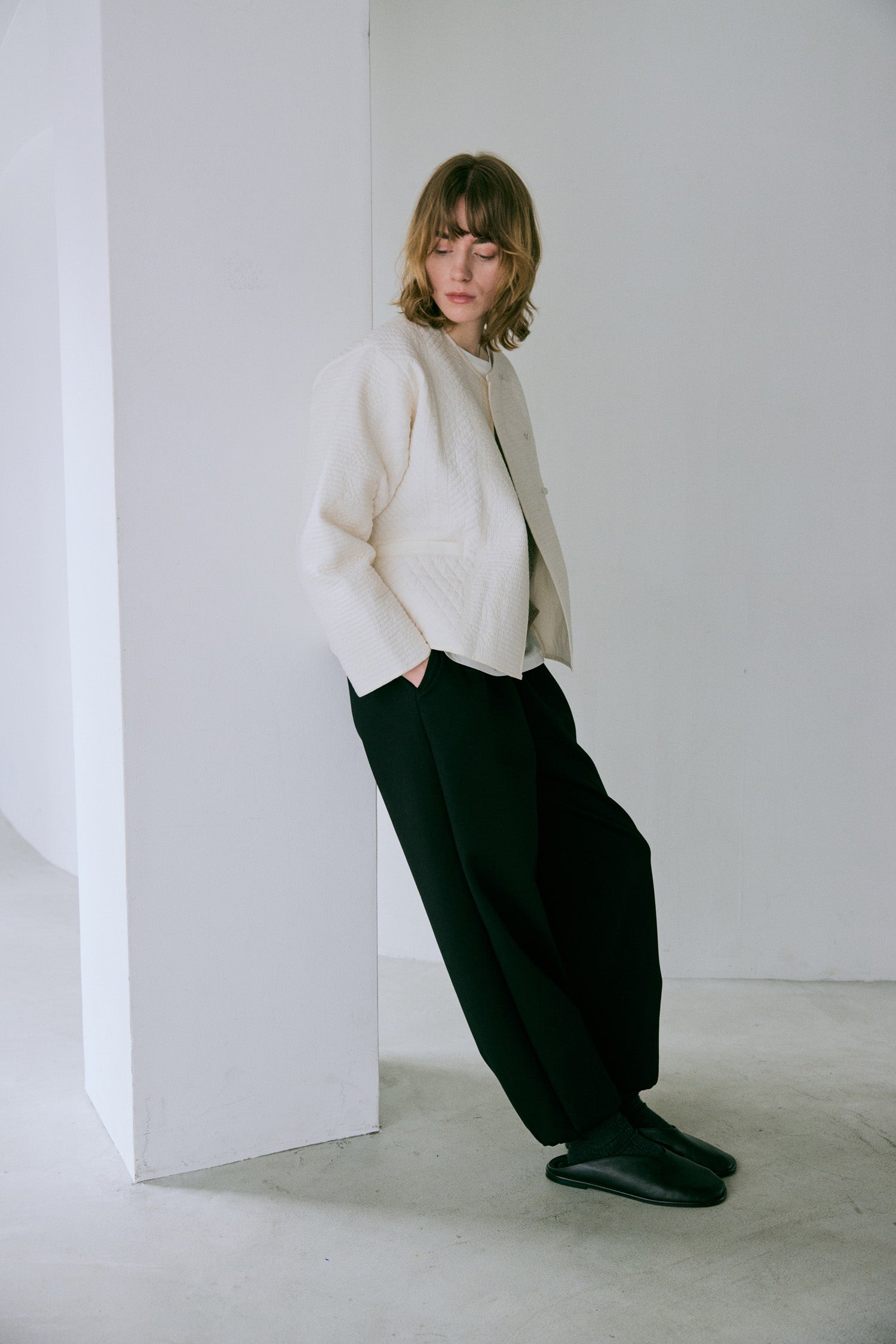 doux bleu　タック ジョガーパンツ　DB-2545-029