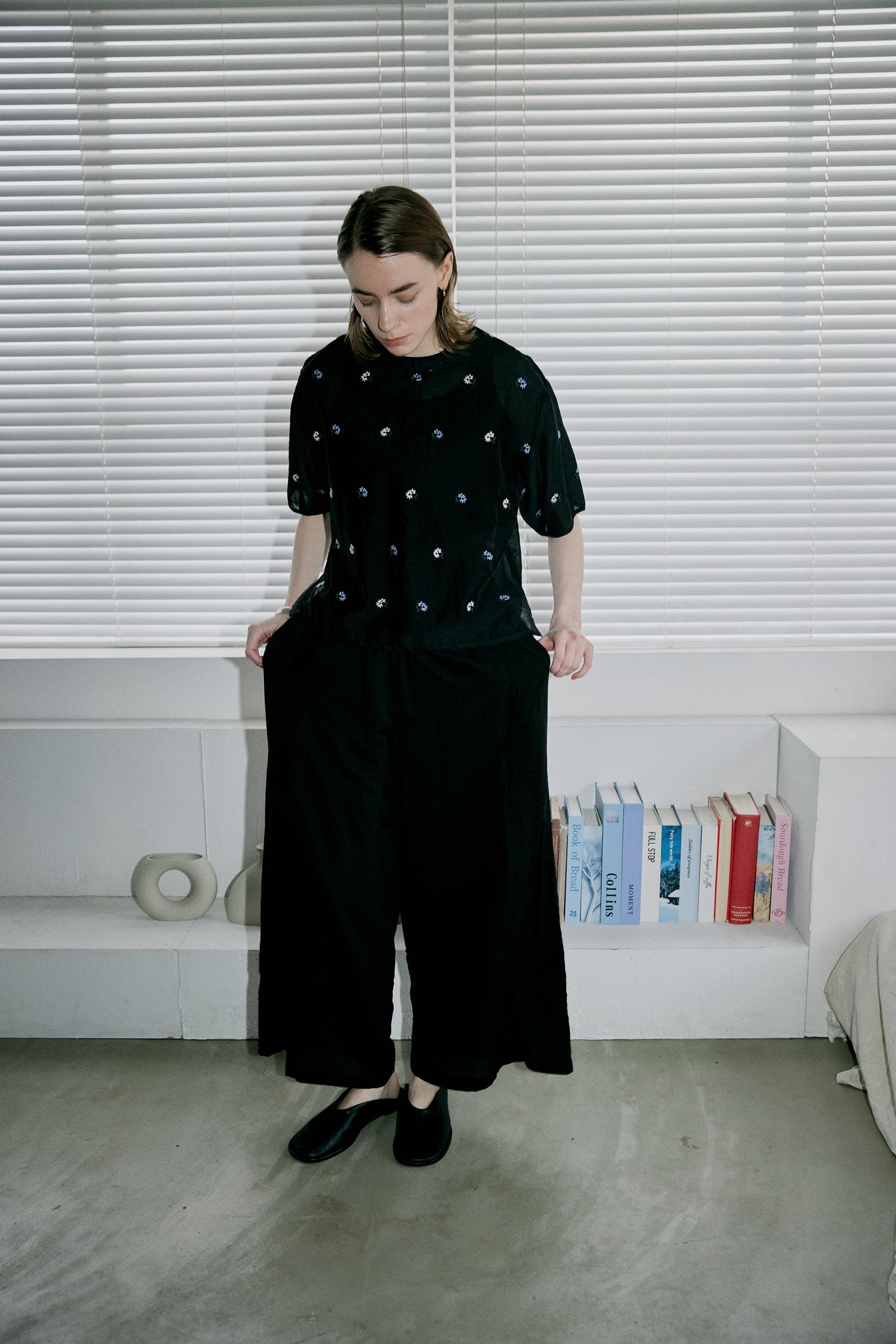 doux bleu　シアー刺繍ブラウス　　DB-2623-075