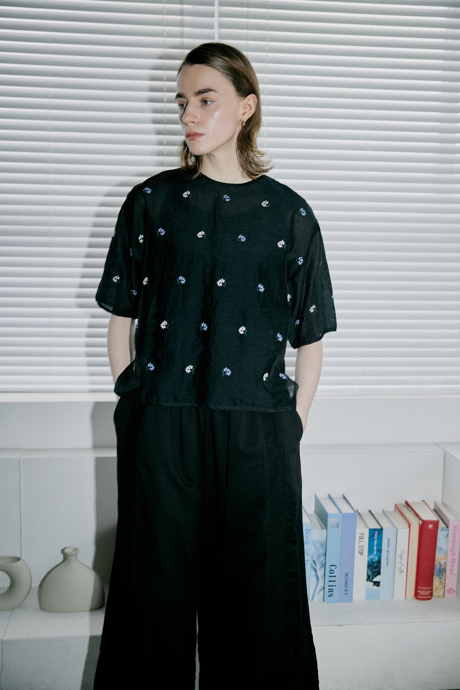 doux bleu　シアー刺繍ブラウス　　DB-2623-075