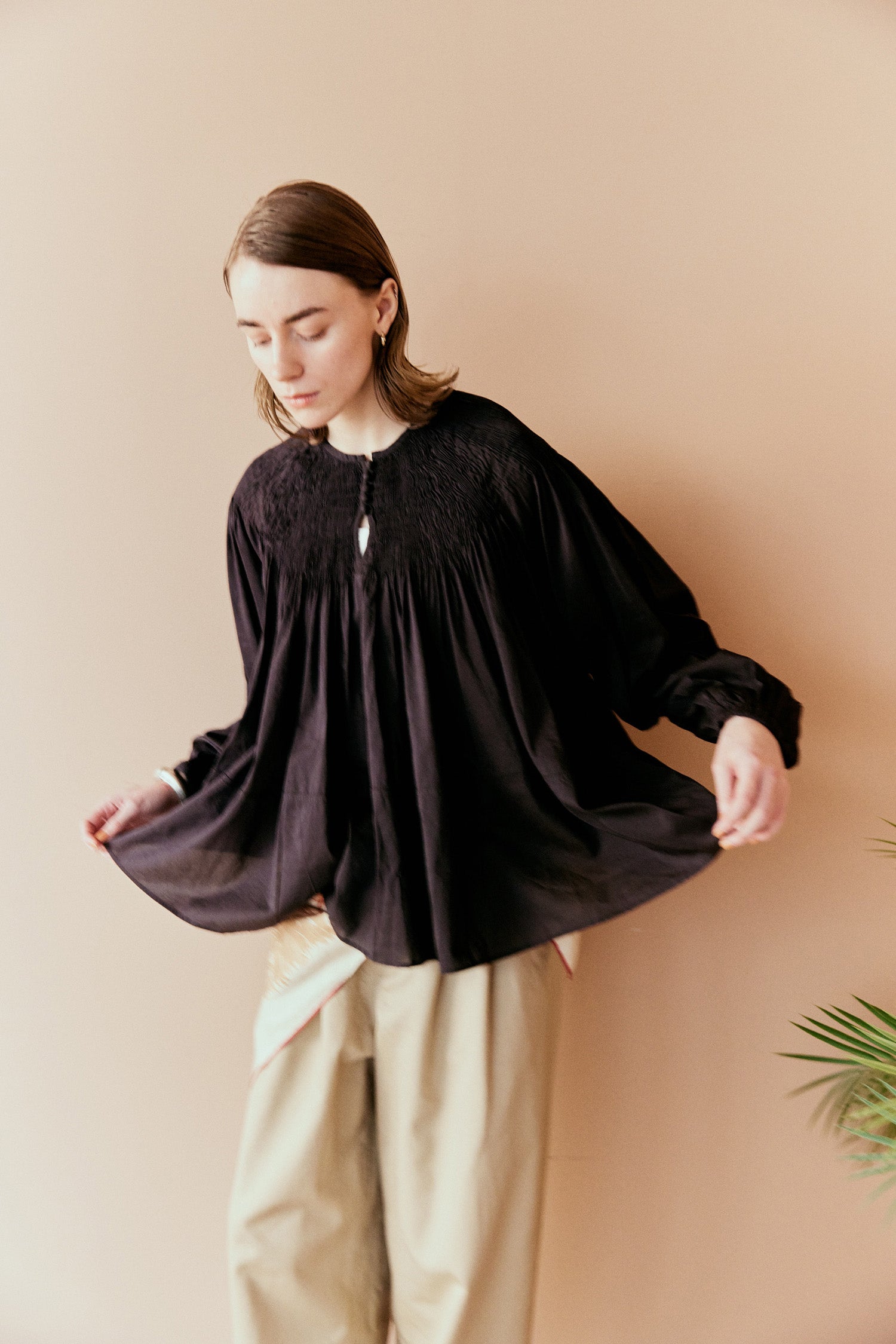 doux bleu　コットンシルク ハンドギャザーブラウス　DB-2613-042