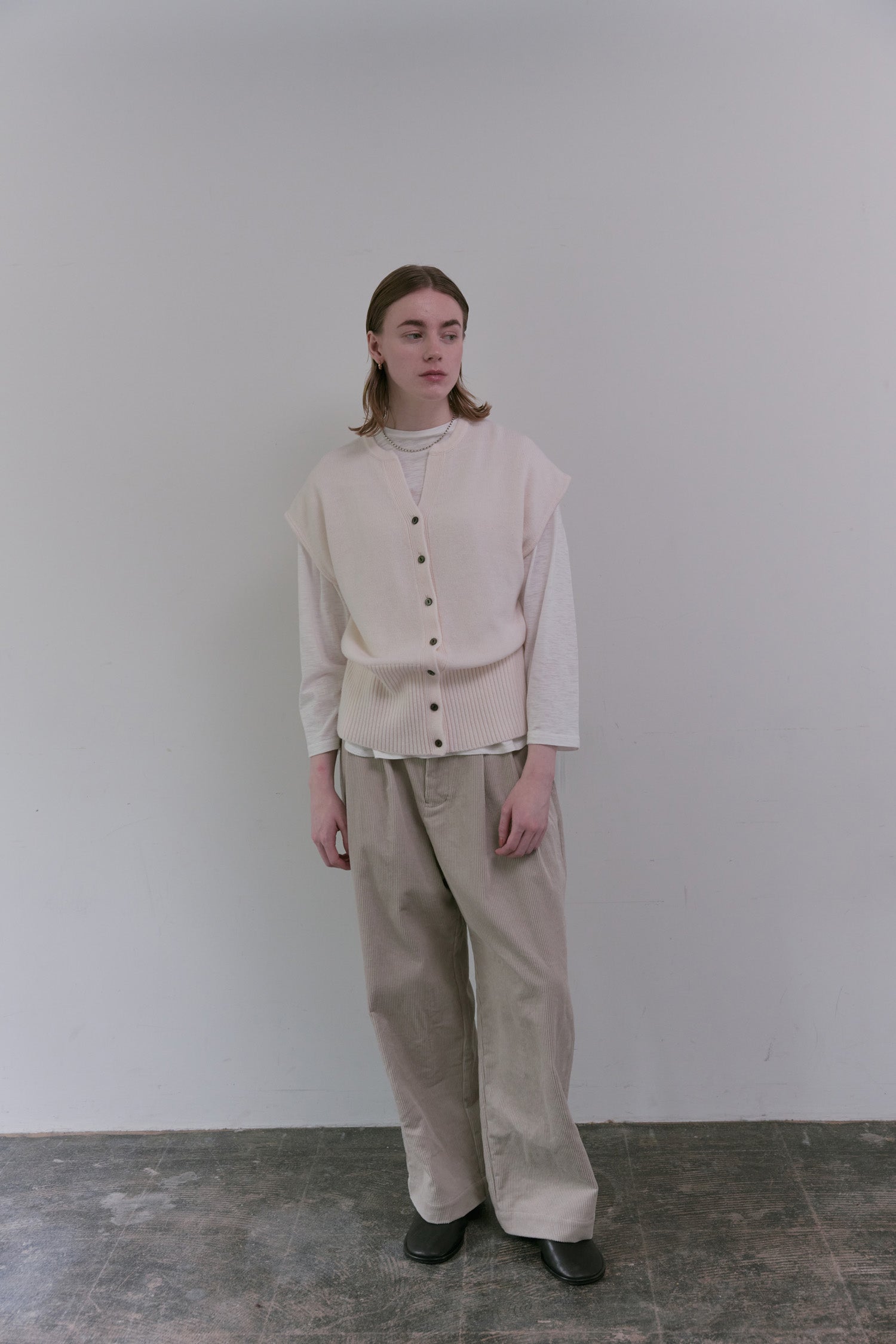 doux bleu　バックタック ニットベスト　DB-2558-046