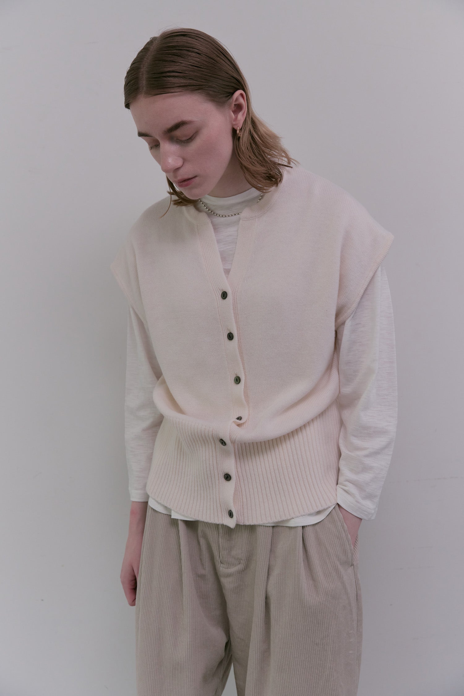 doux bleu　バックタック ニットベスト　DB-2558-046