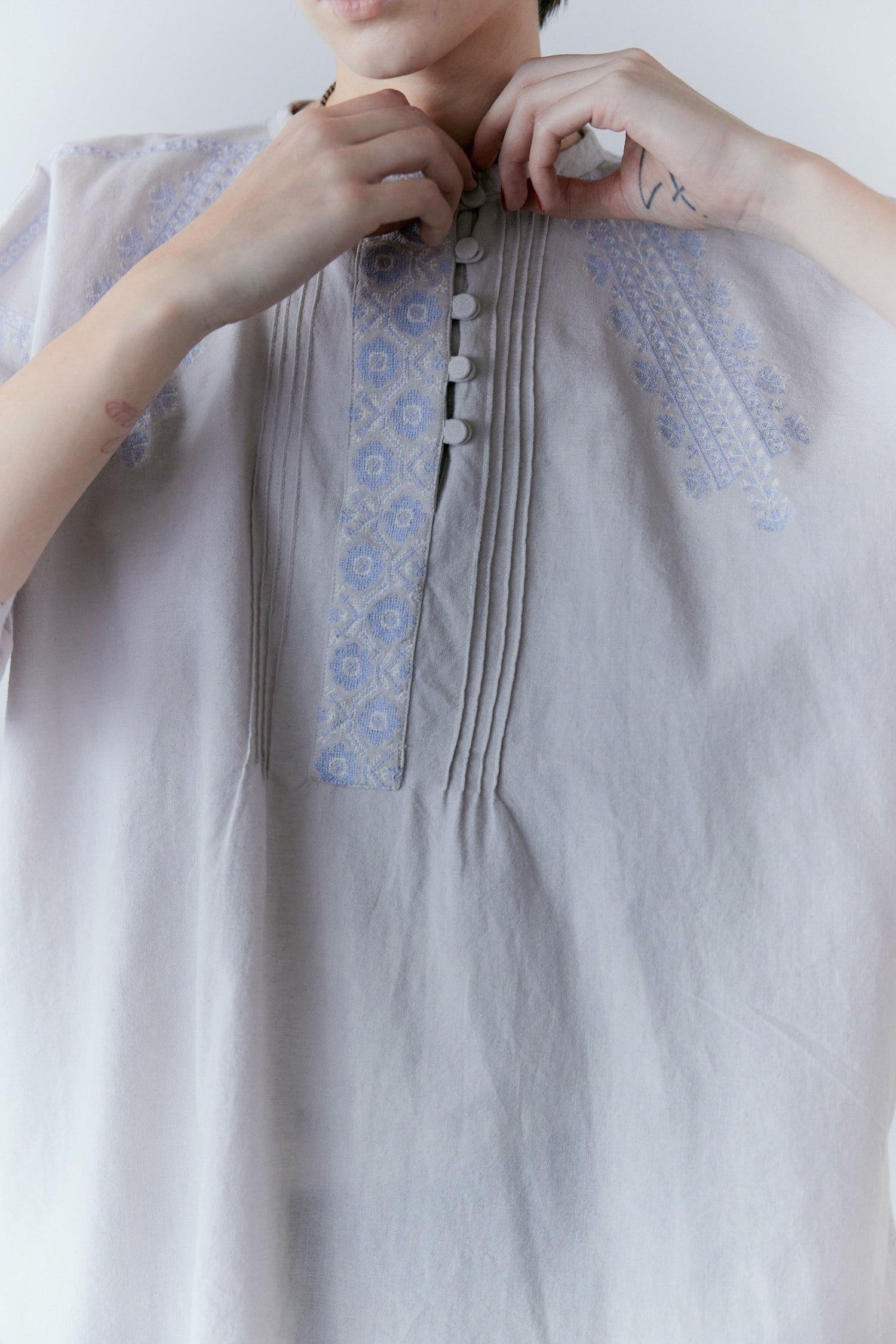 doux bleu　C/L クロスステッチ刺繍ブラウス　DB-2613-015