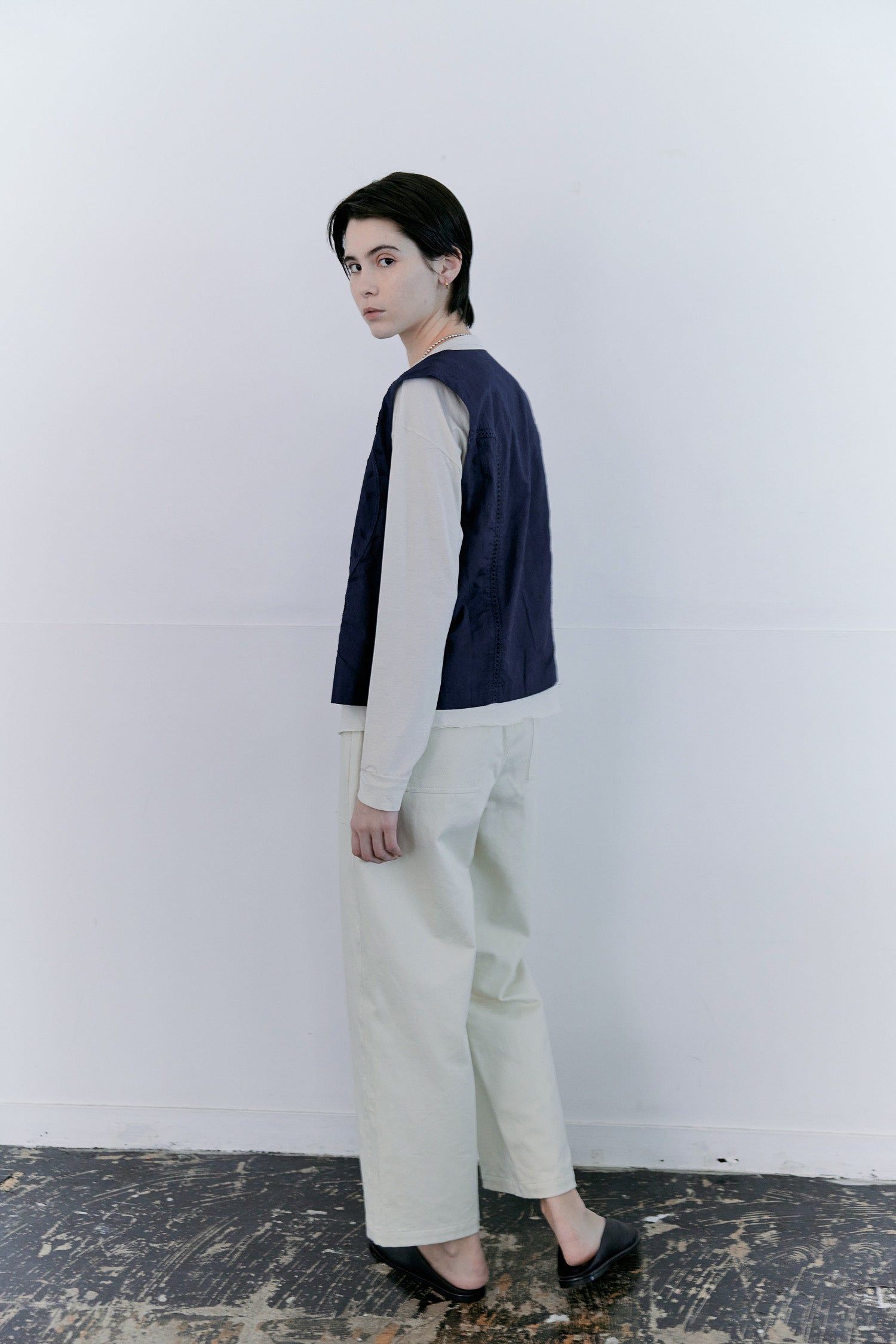 doux bleu　カットワーク刺繍ベスト　DB-2618-020