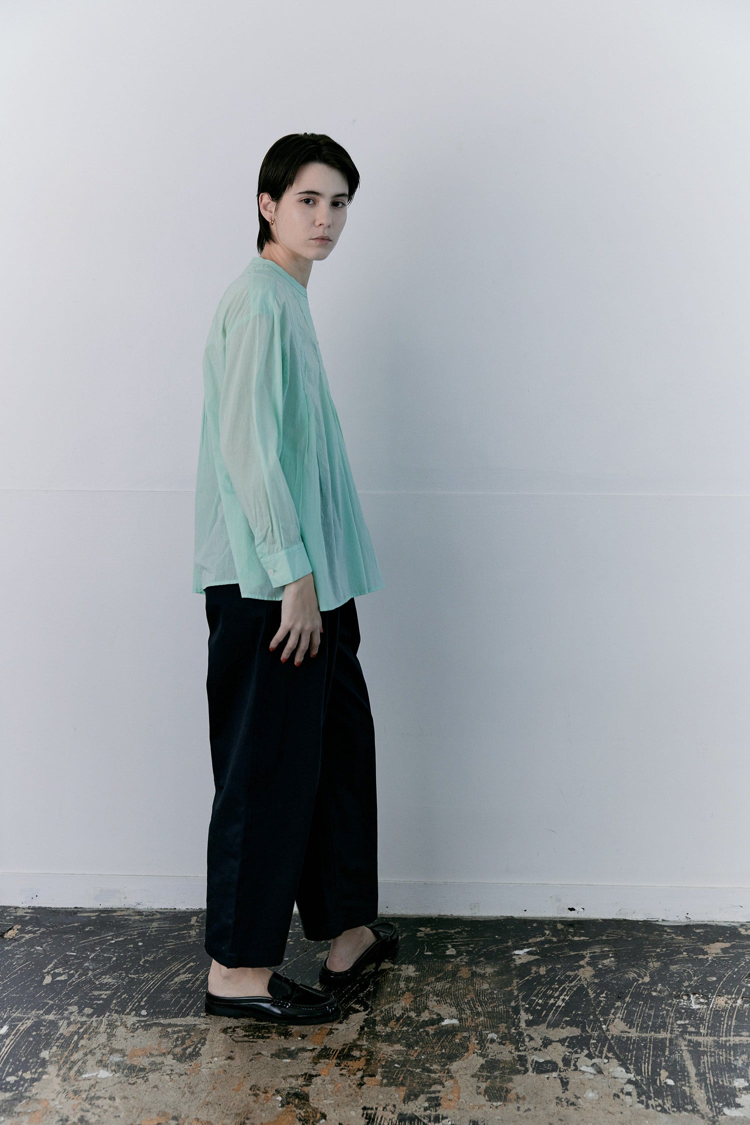 doux bleu　コットンカディ ギャザープルオーバーシャツ　DB-2613-030