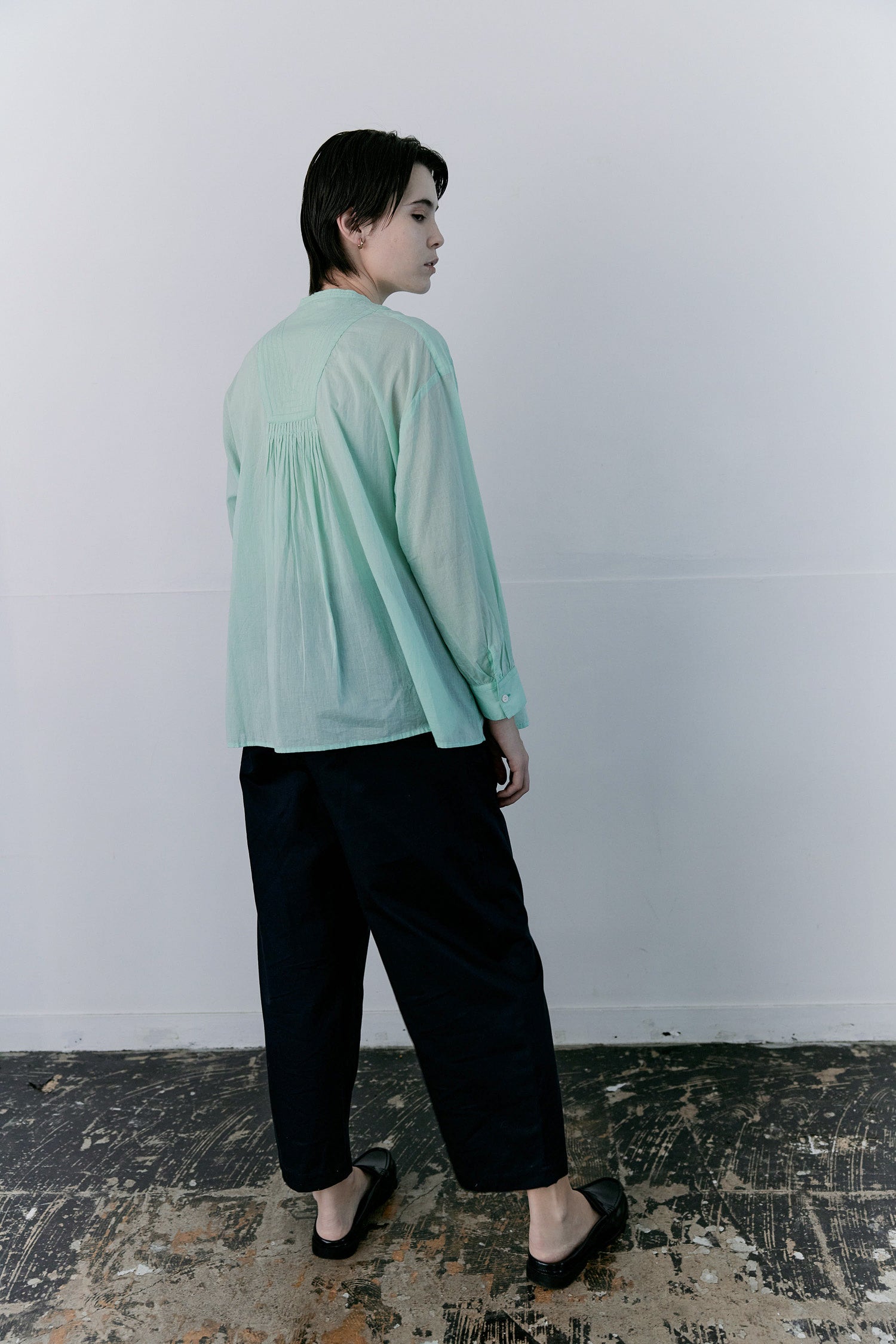 doux bleu　コットンカディ ギャザープルオーバーシャツ　DB-2613-030