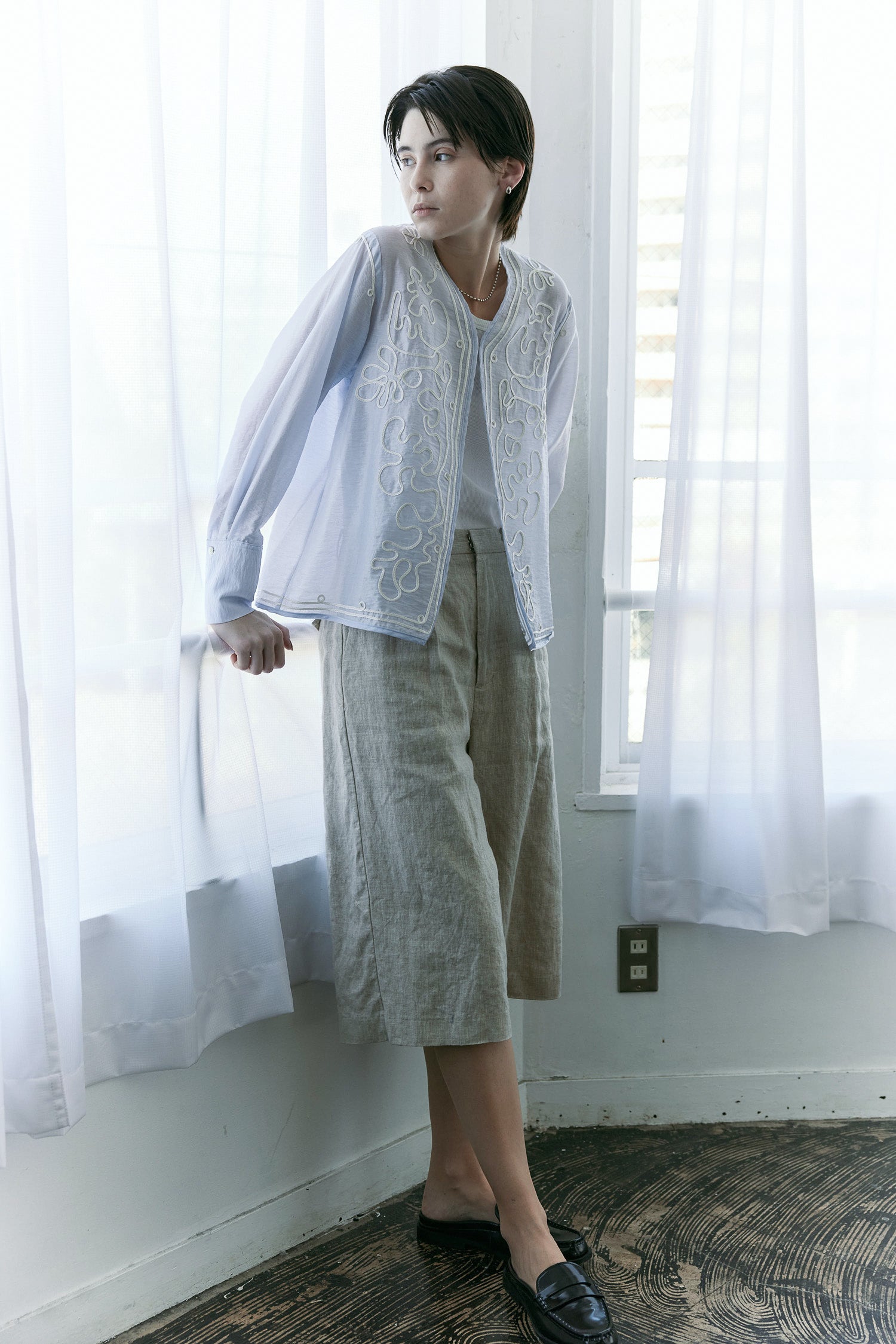 doux bleu　クラシックリネン タックハーフパンツ　DB-2615-006