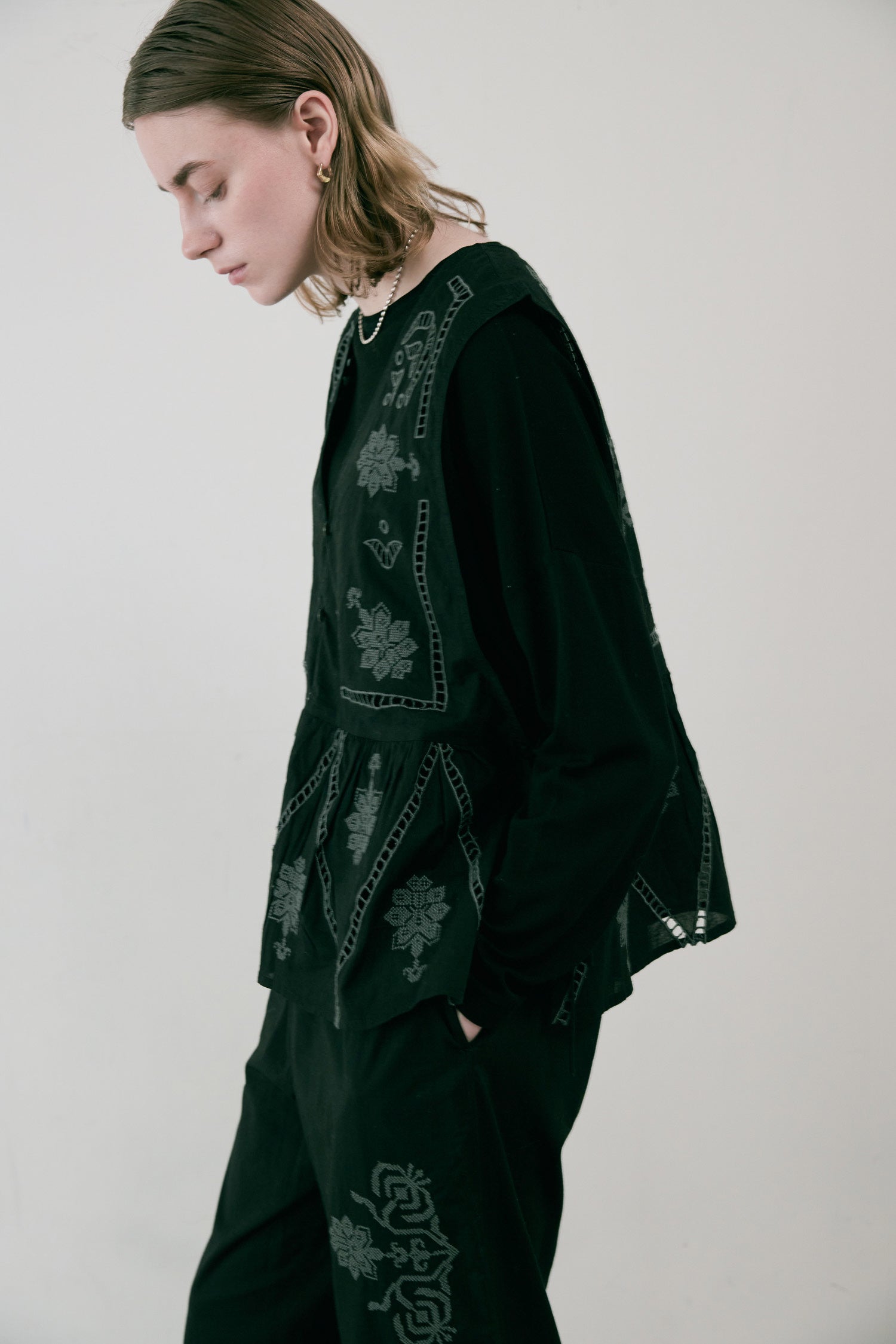 doux bleu クロスステッチ刺繍2WAYベスト DB-2538-081